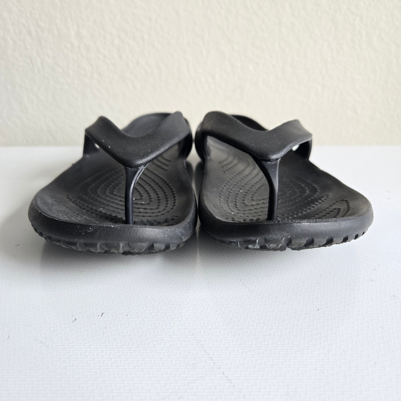 Crocs Kadee II Flip Flops Womens Black Thong Sandals 202492 Size 9