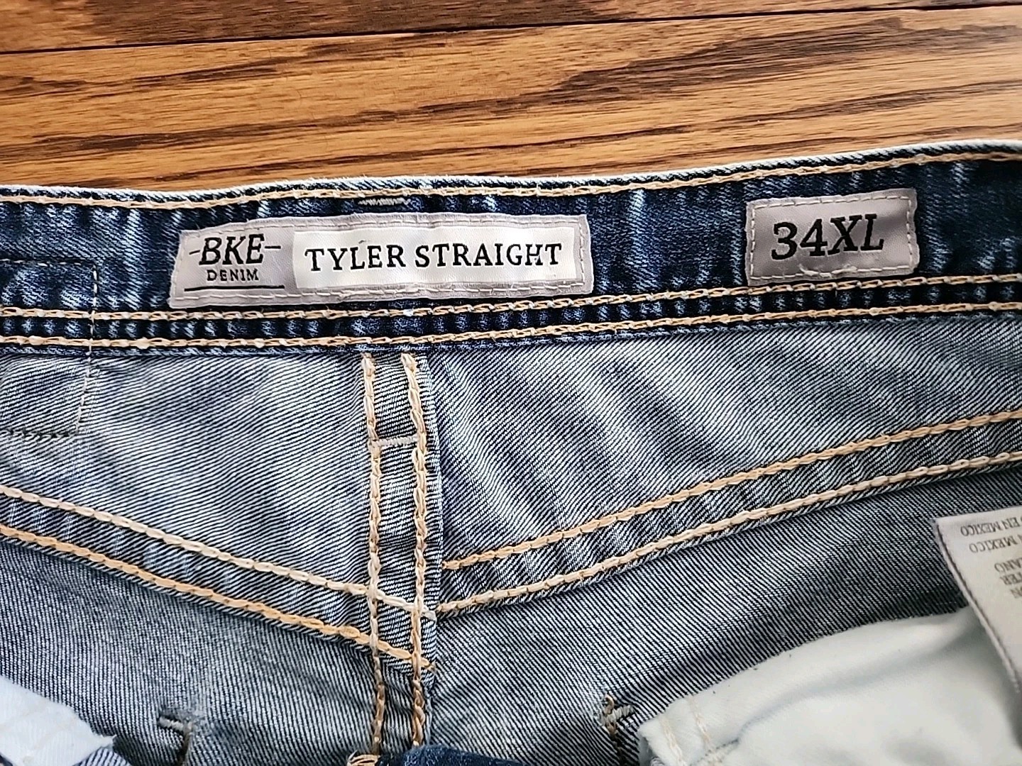 Buckle BKE Tyler Straight 34XL Medium Wash Whiskering Men’s Blue Jeans 34/35