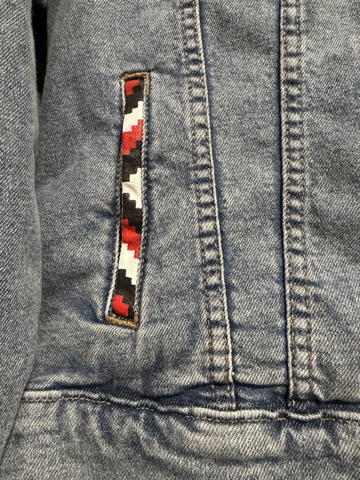 Amazing HAND PAINTED Cheyenne Frontier Days Denim Jean Jacket Women’s M Western