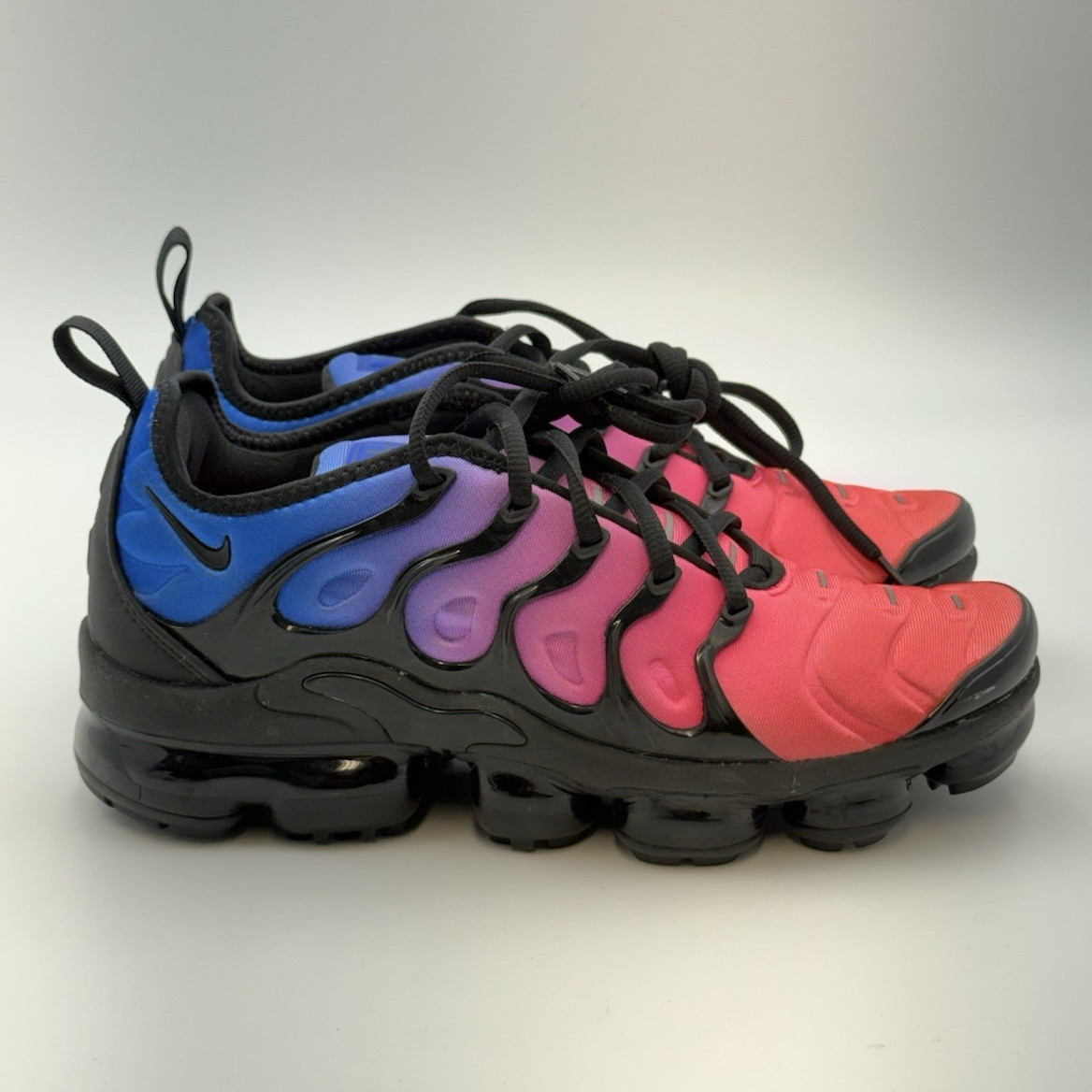 Nike Air VaporMax Plus women’s Low Top Lace-Up Neoprene Sneakers DX2746-400