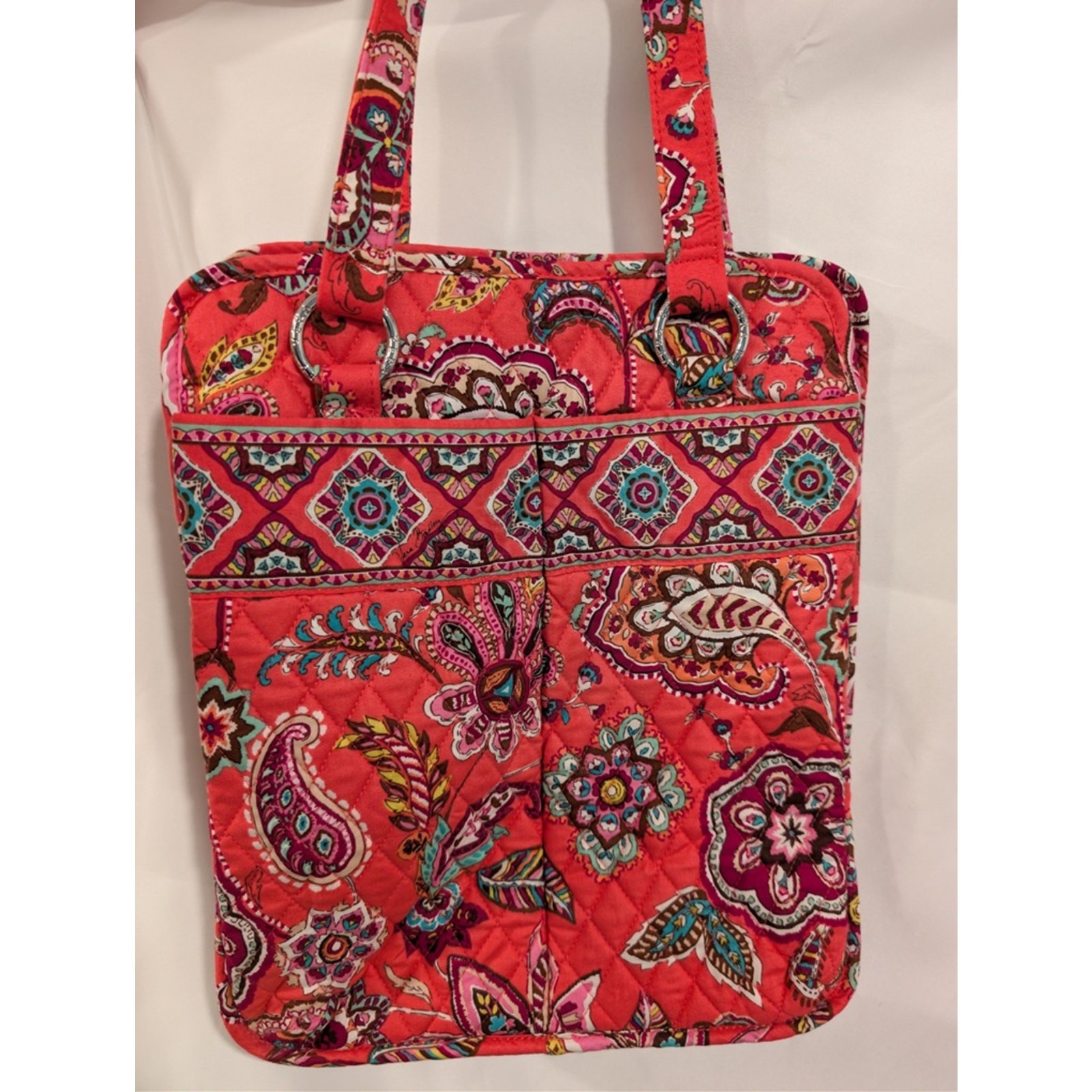 1067 – Vera Bradley Quilted Floral Tote Bag Pink Paisley Zip Pocket