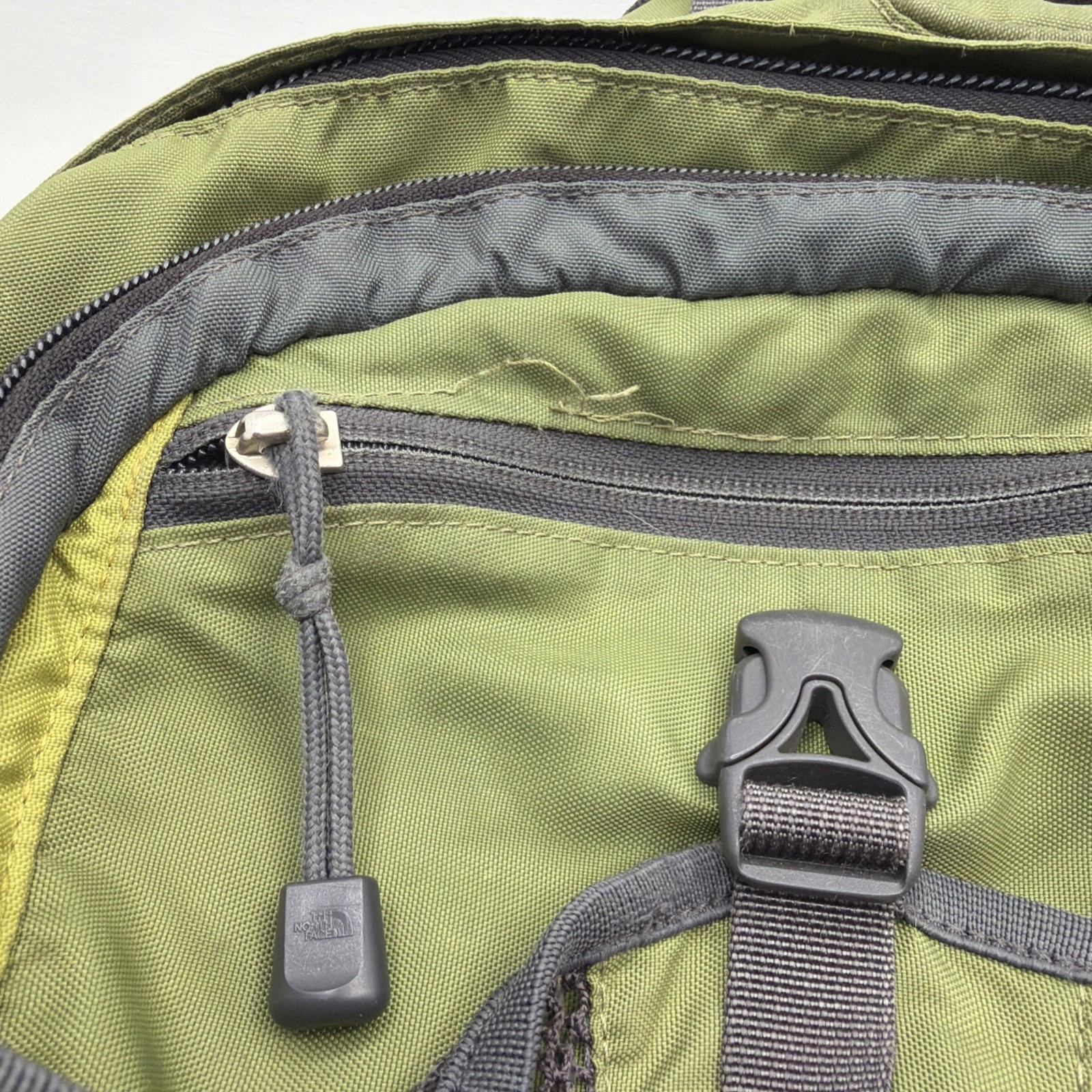 THE NORTH FACE RECON GREEN BACKPACK