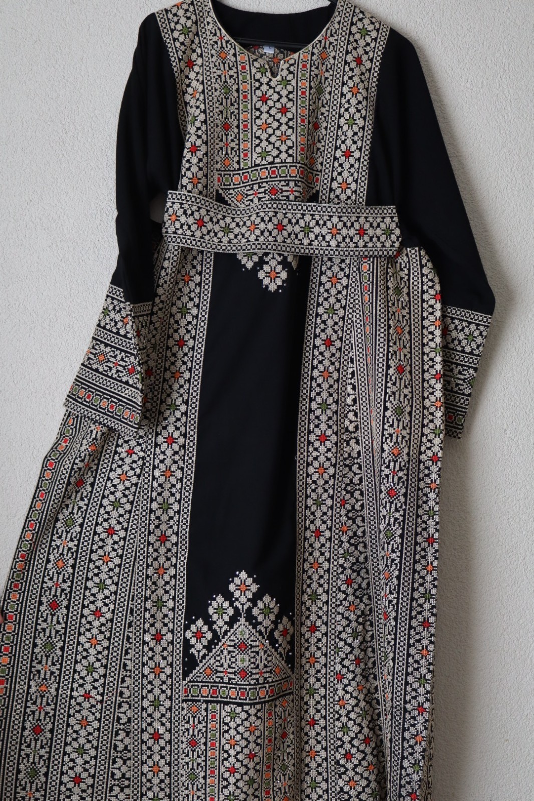 Traditional Palestinian / Jordanian Embroidered Thobe Kaftan Dress Black-JAWHARA