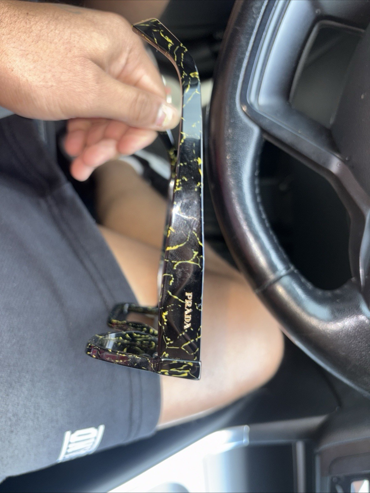 Model: SPR 19W * Size: 52 21 145 * Includes Original PRADA Box