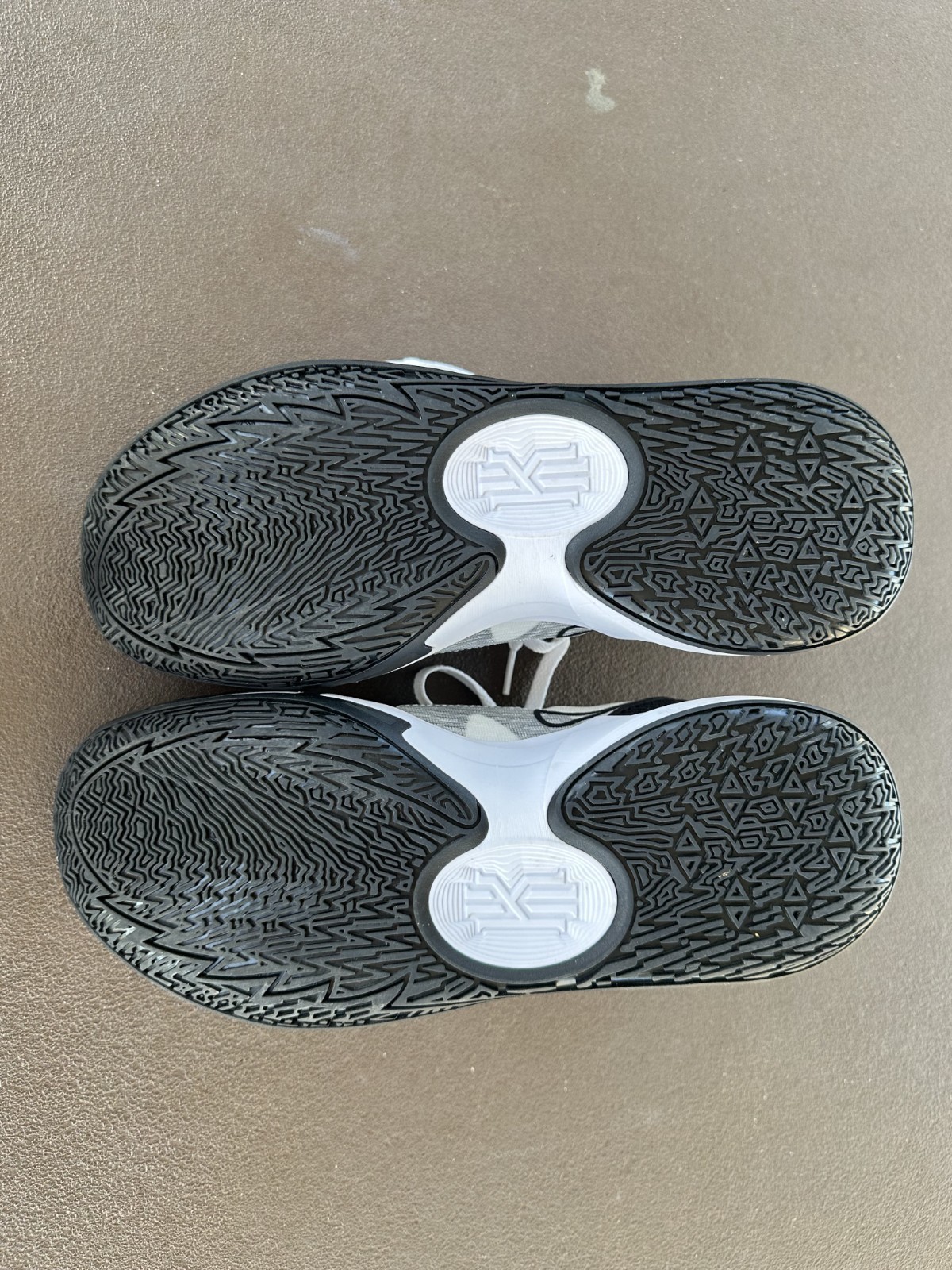 Size 10 – Nike Kyrie 5 TB Low White Black