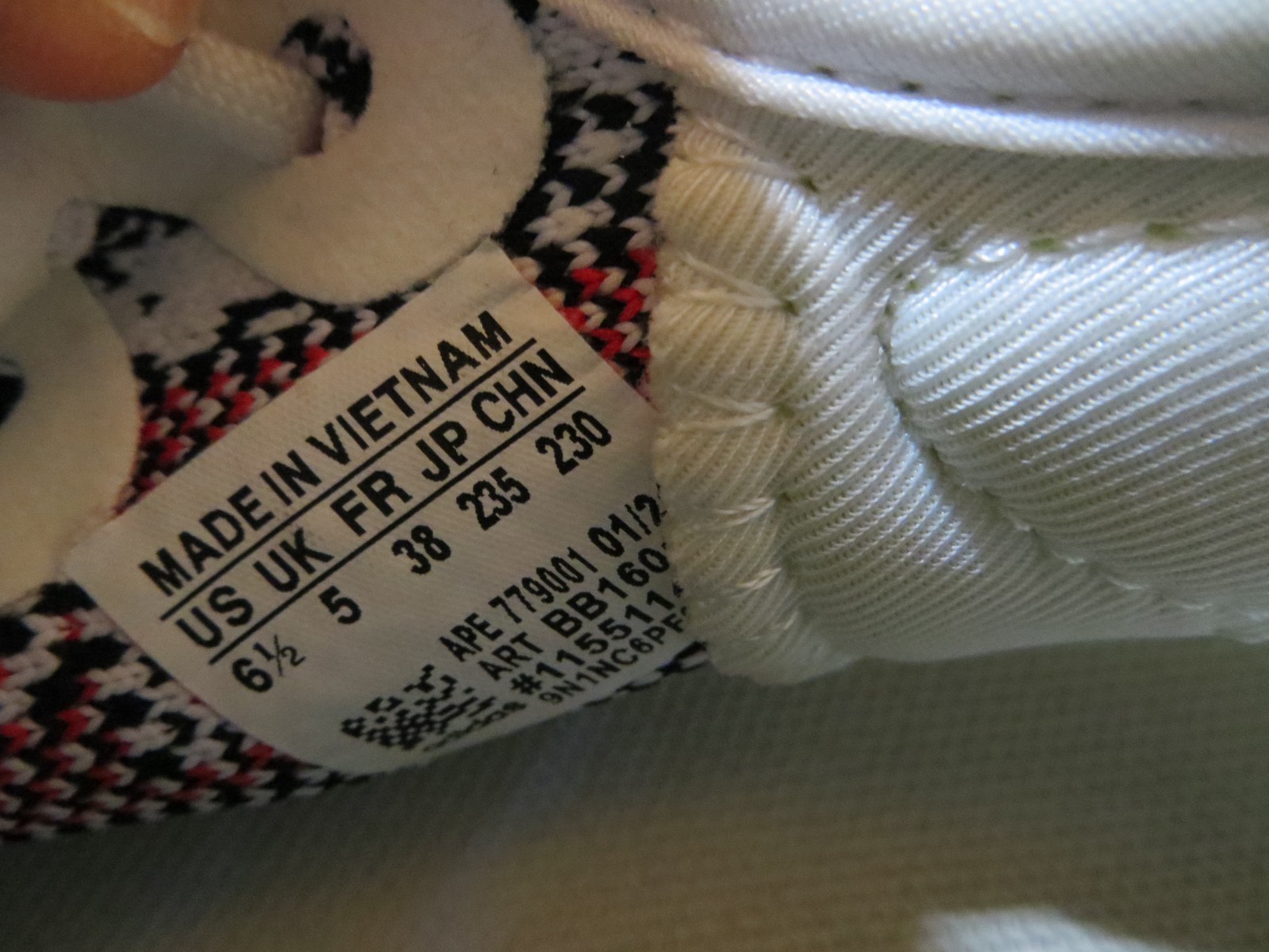 Size 6.5 – adidas Yeezy Boost 350 V2 Low Zebra