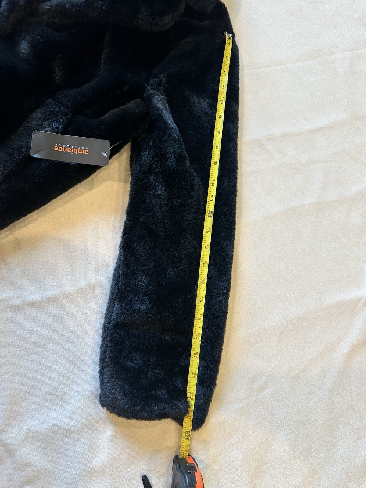 Ambiance Outerwear Women’s Black Short Coat Solid Long Sleeve Collared Size M