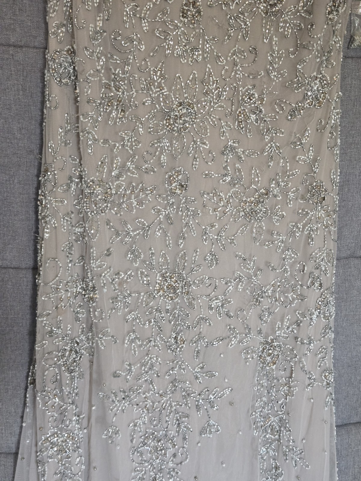$269 Pisarro Nights Evening Gown Maxi Beaded V Neck Size 8 Silver