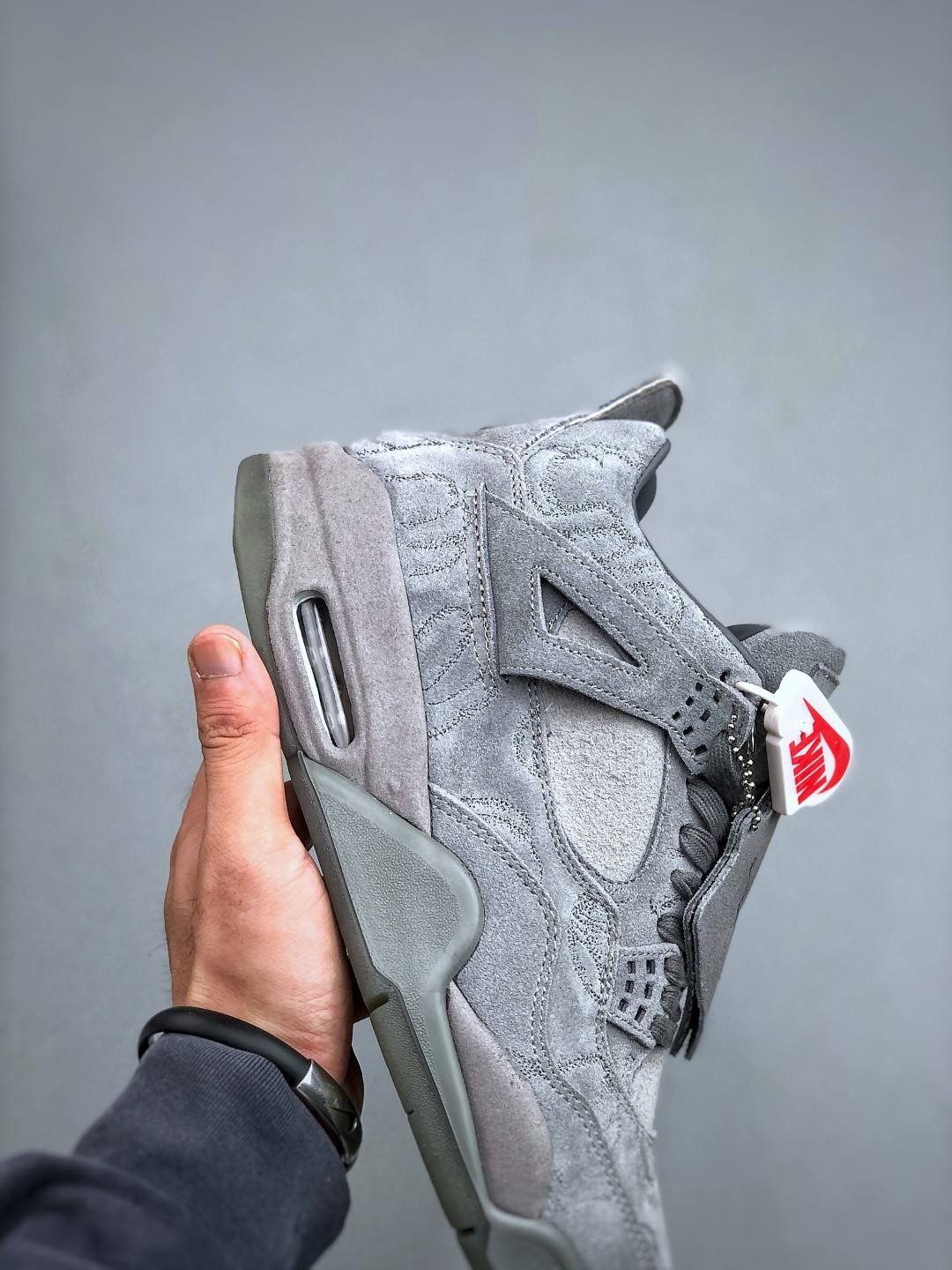 930155-003 New KAWS AJ4 Retro Cool Grey 2017 Men’s Size 4-13