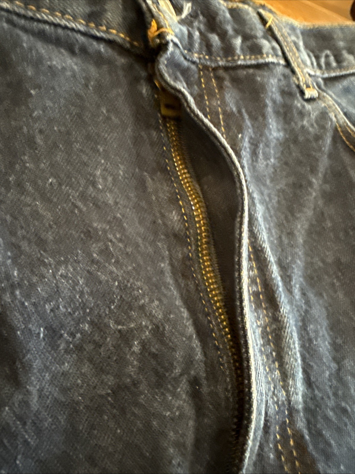 Levi’s 550 Jeans 40” x 30” Dark Wash Excellent Used Condition