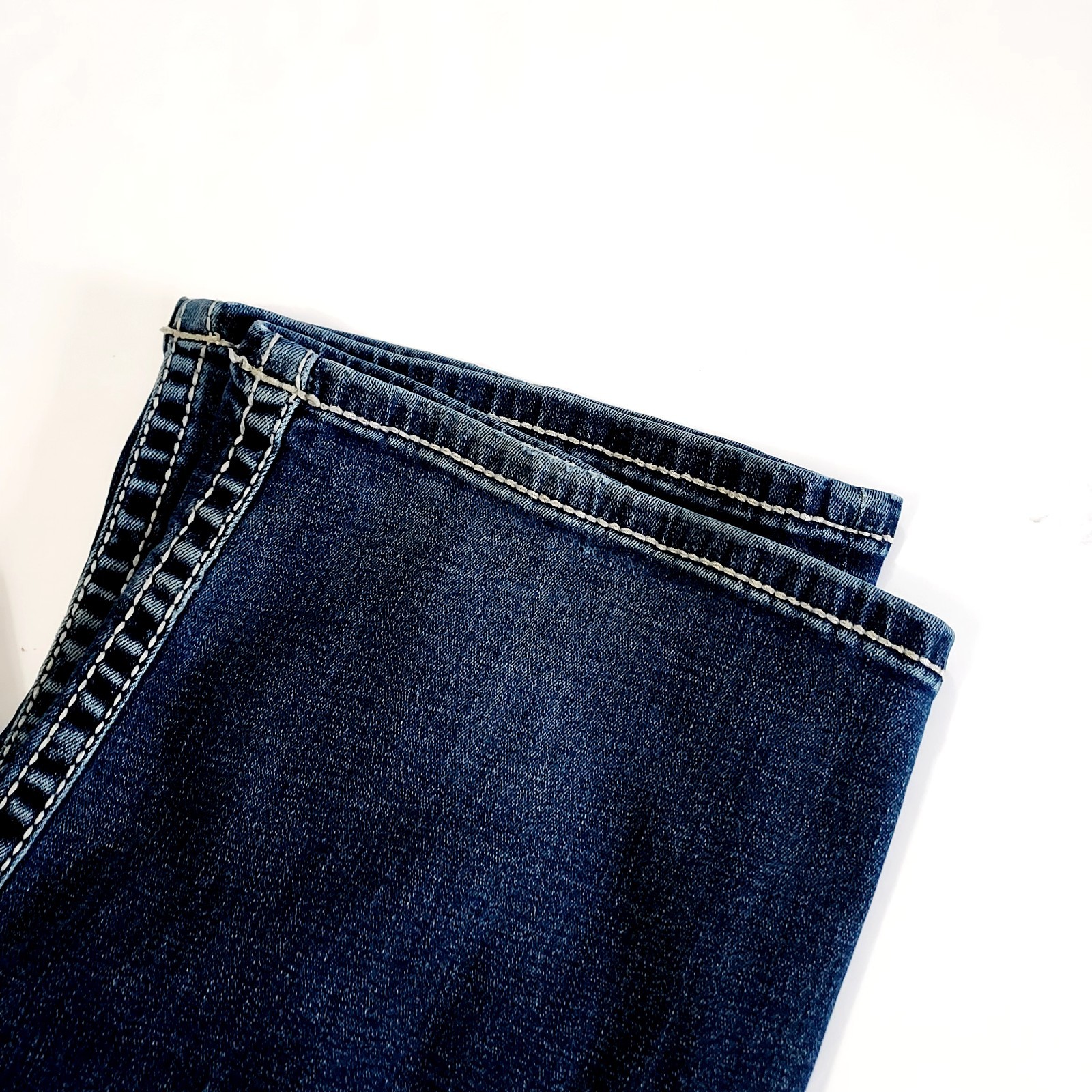 BKE Jake Jeans Mens 38 XL Blue Straight Leg Denim Distressed Dark Wash