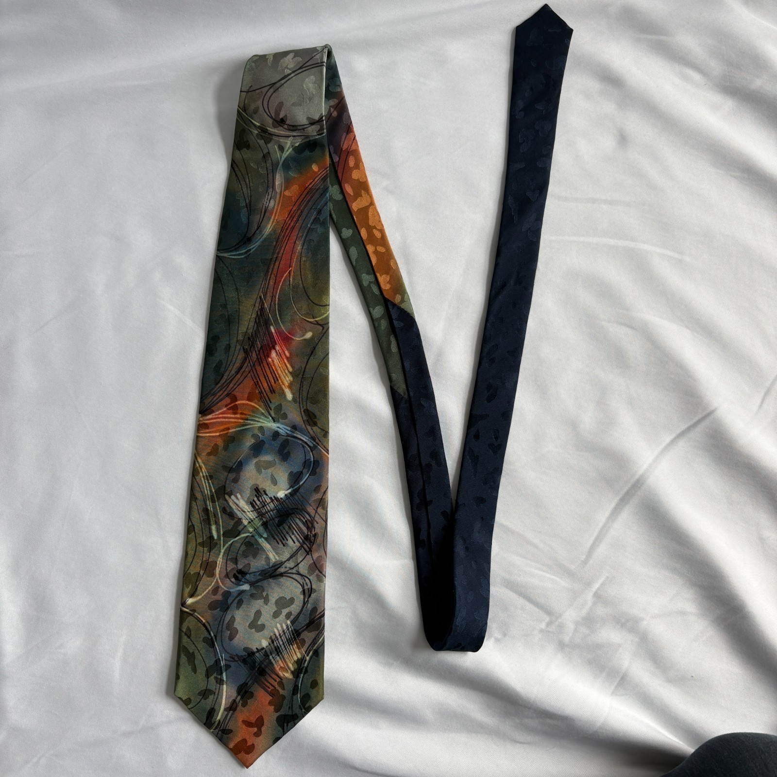 Robert Daskal Mens Hand Painted Silk Tie Abstract Artistic Necktie USA Signed