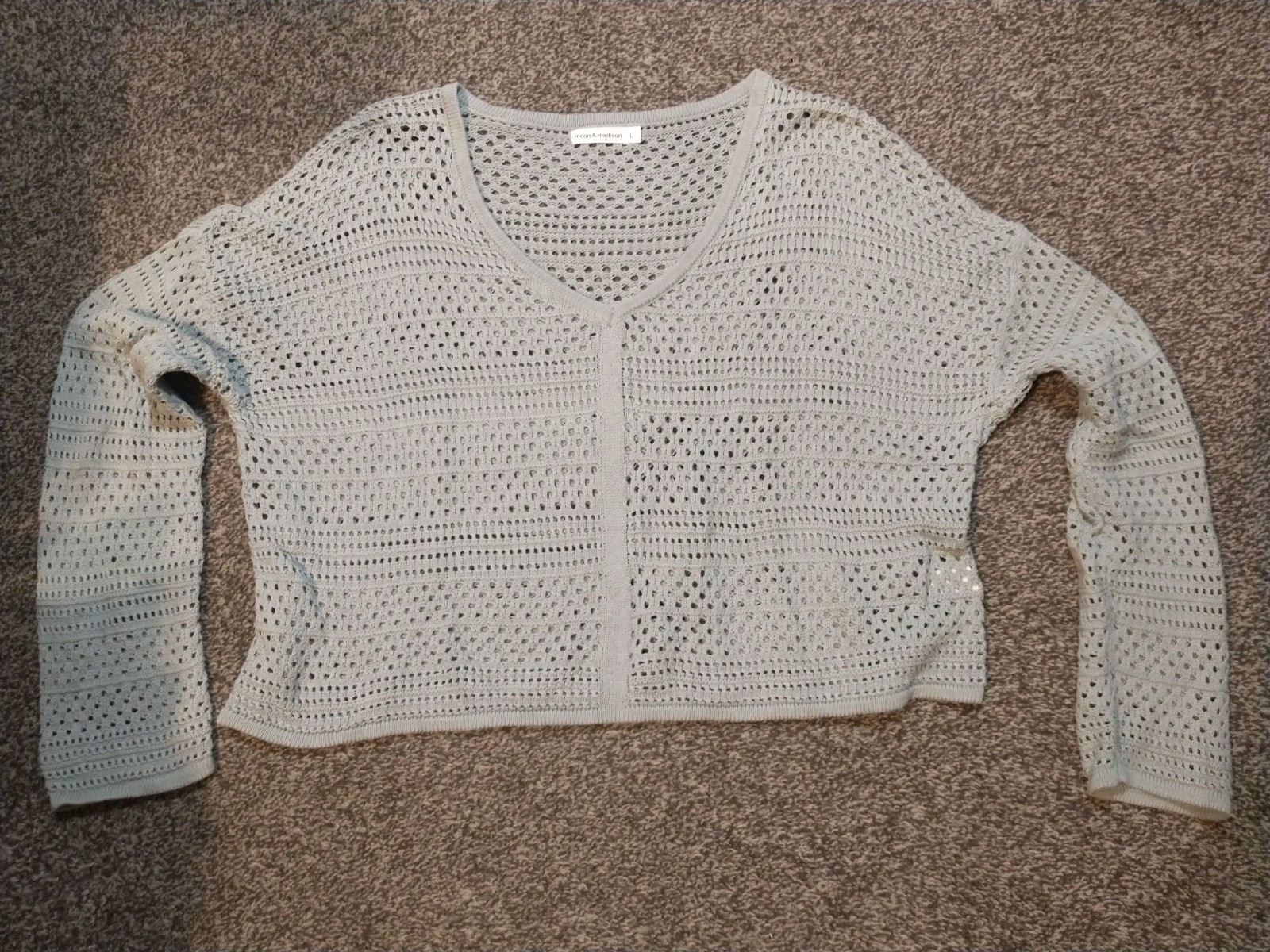 Moon & Madison Womens Size Large Sage Green Open-Knit V-Neck Sweater
