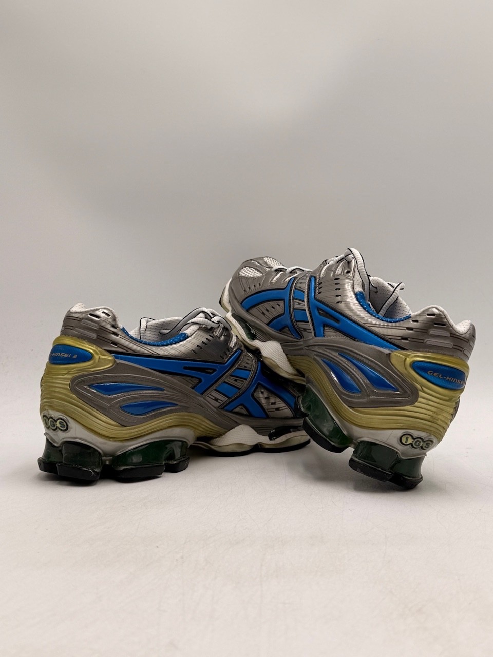 Asics GEL-KINSEI 2 Men’s NWD Vintage Running Sneaker Gray Multiple Sizes