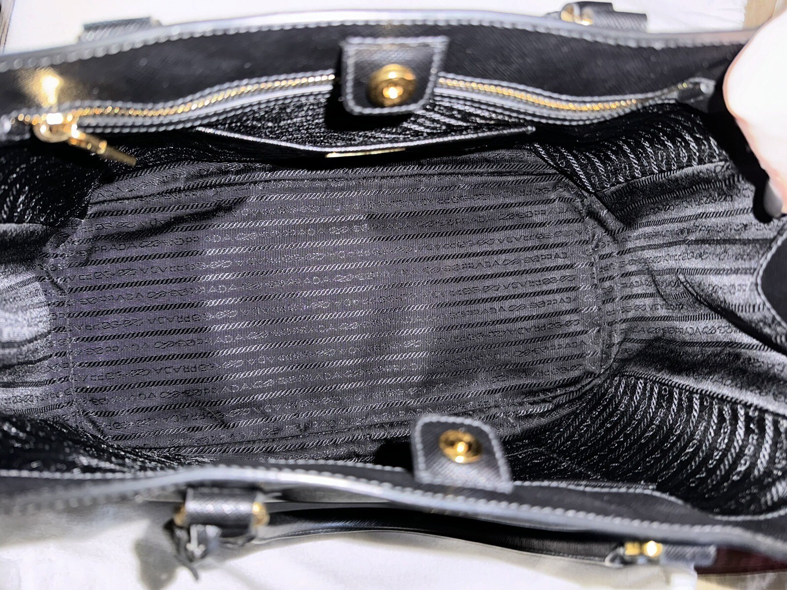 PRADA Black Saffiano Lux Leather Tote Bag BNI844