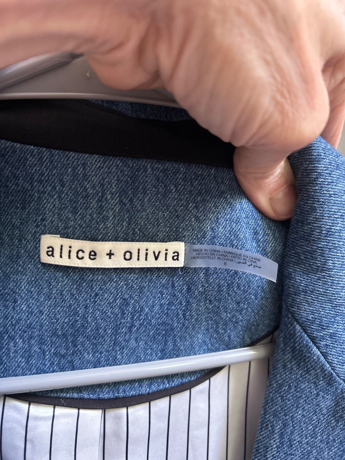 $660 ALICE + OLIVIA Women’s “Mya” blazer jacket – Black / Liana Blue – 6