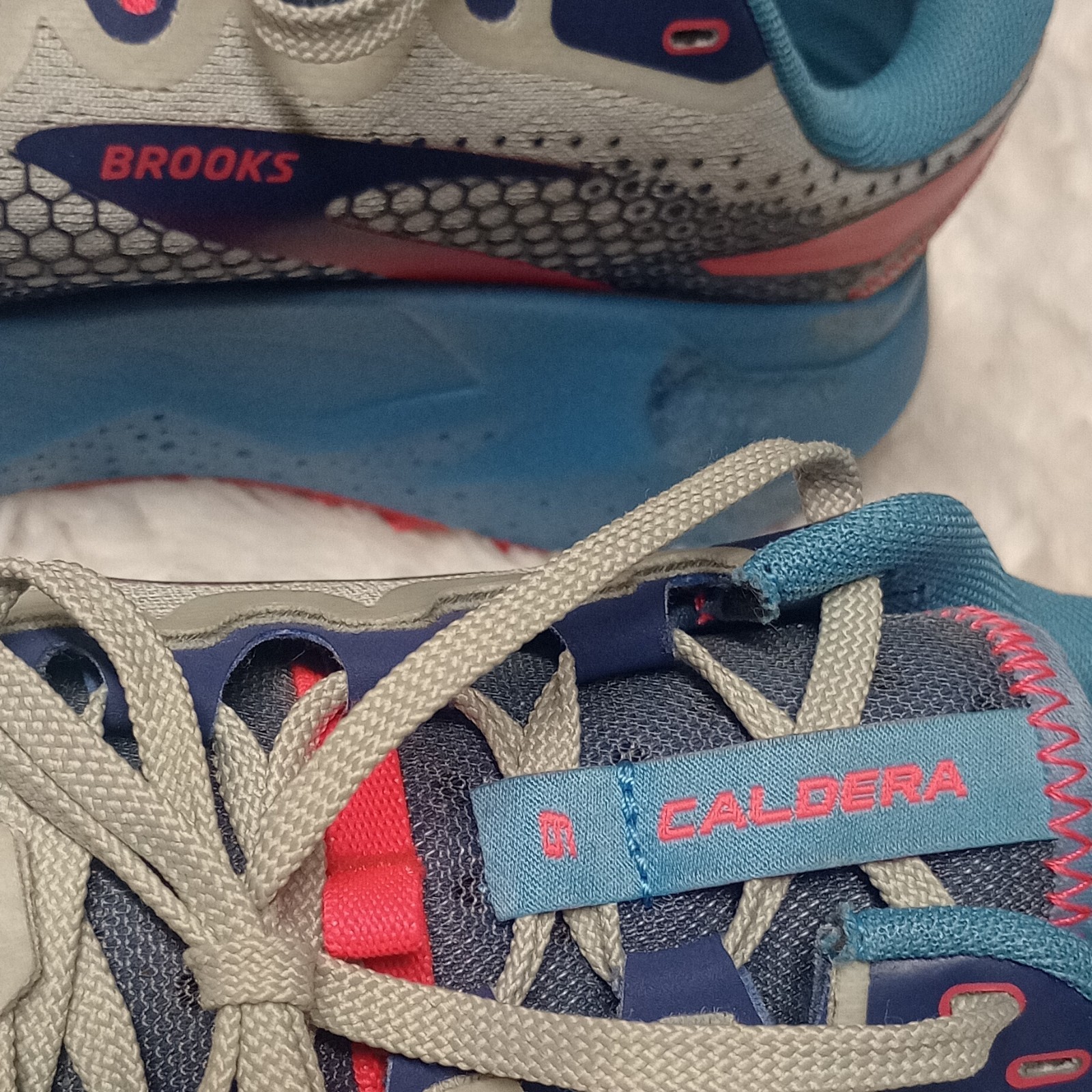 Brooks Caldera 6 ladies Low Top Lace-Up Athletic Sneakers Mesh Blue/Gray/Pink