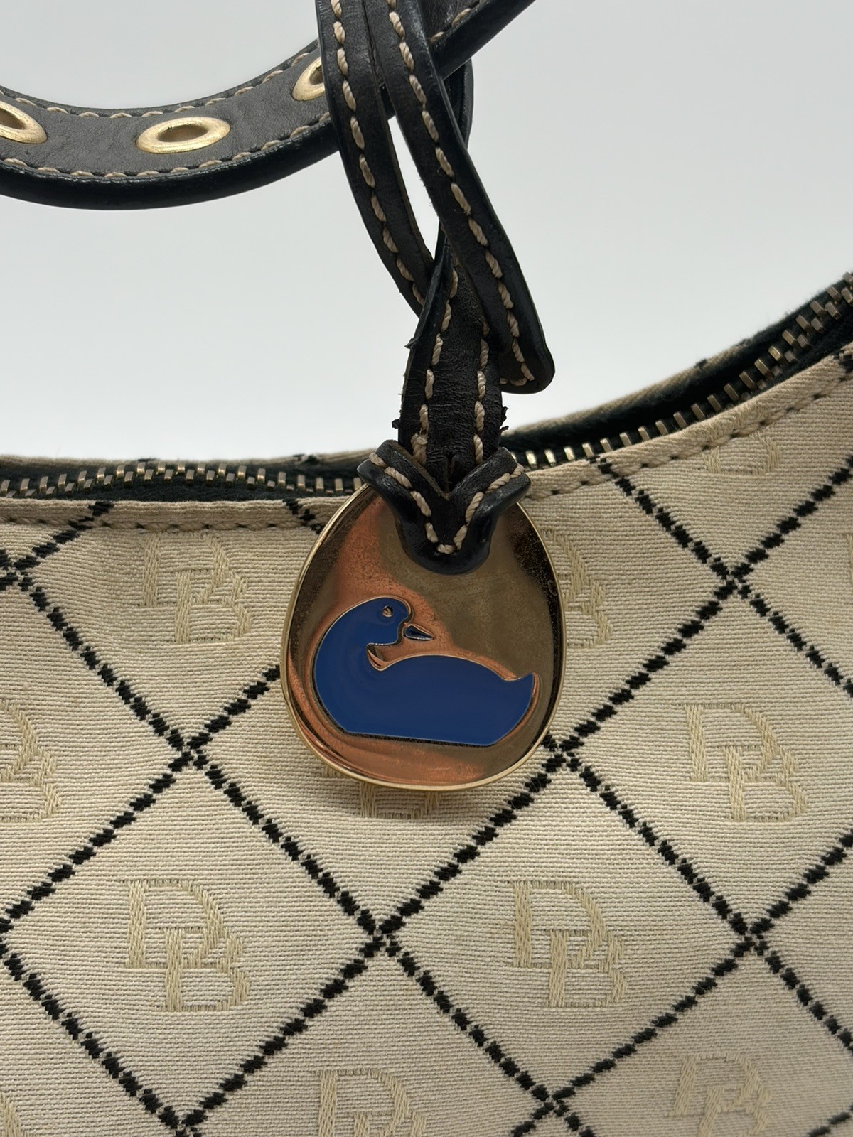 VTG Dooney & Bourke Cream Canvas Small Signature Hobo Shoulder Bucket Bag