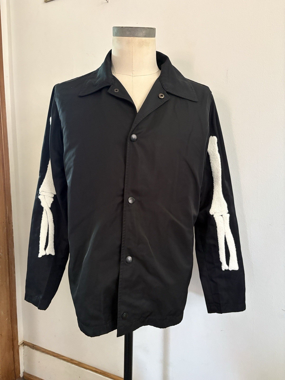 4our SZNS Black Men’s Lightweight Jacket with Skeleton Detail Msz Button-Up