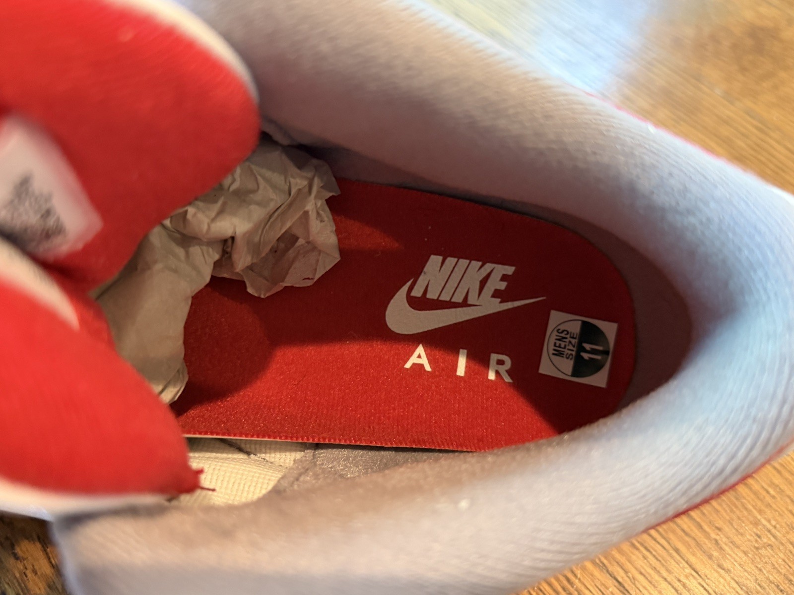 NIB – Size 11 – Jordan 3 Retro Mid Fire Red 2022