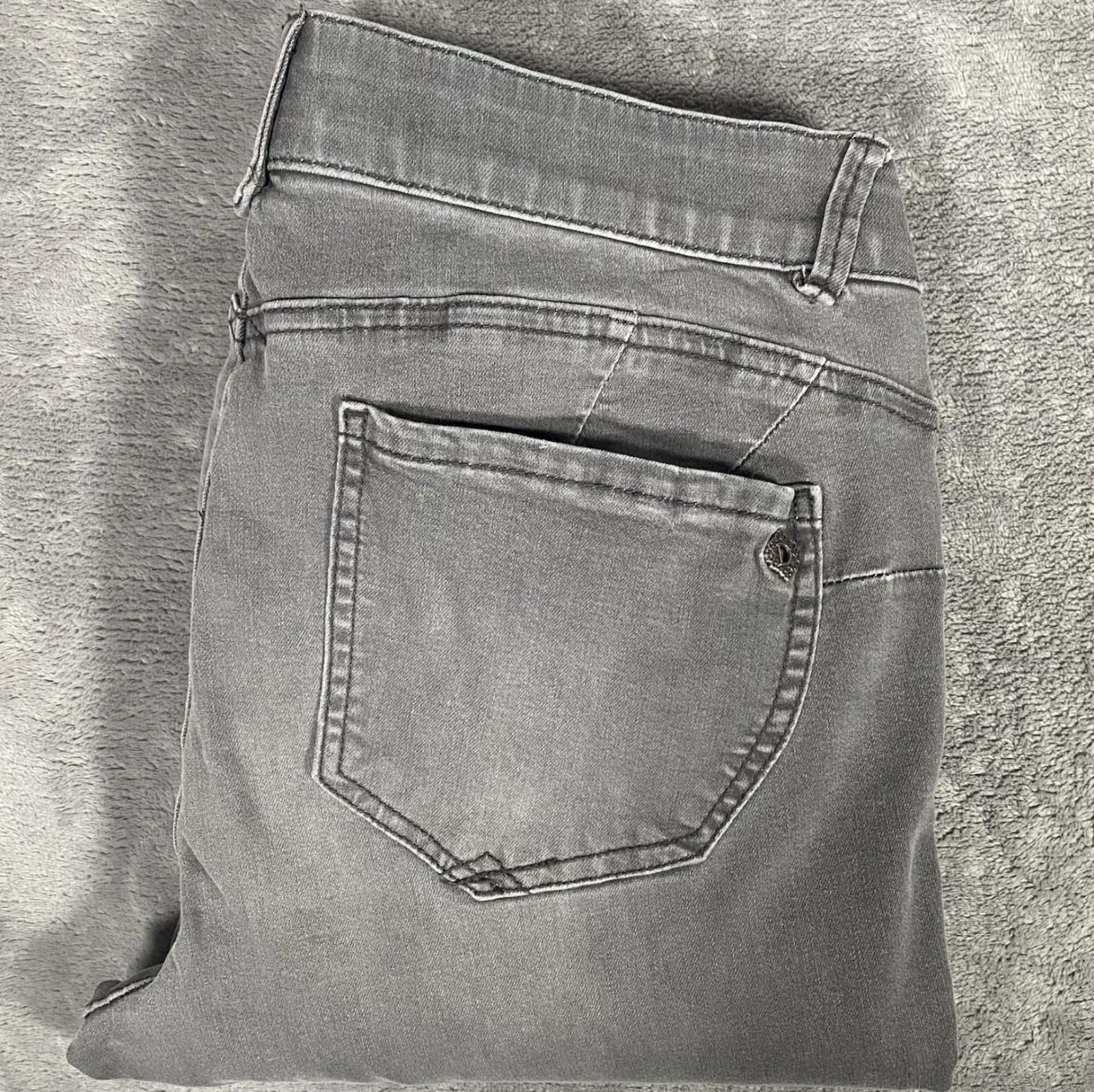 Democracy Jeans Womens 14 Gray Ab Solution Elastic Waist Ankle Lenght Distressed