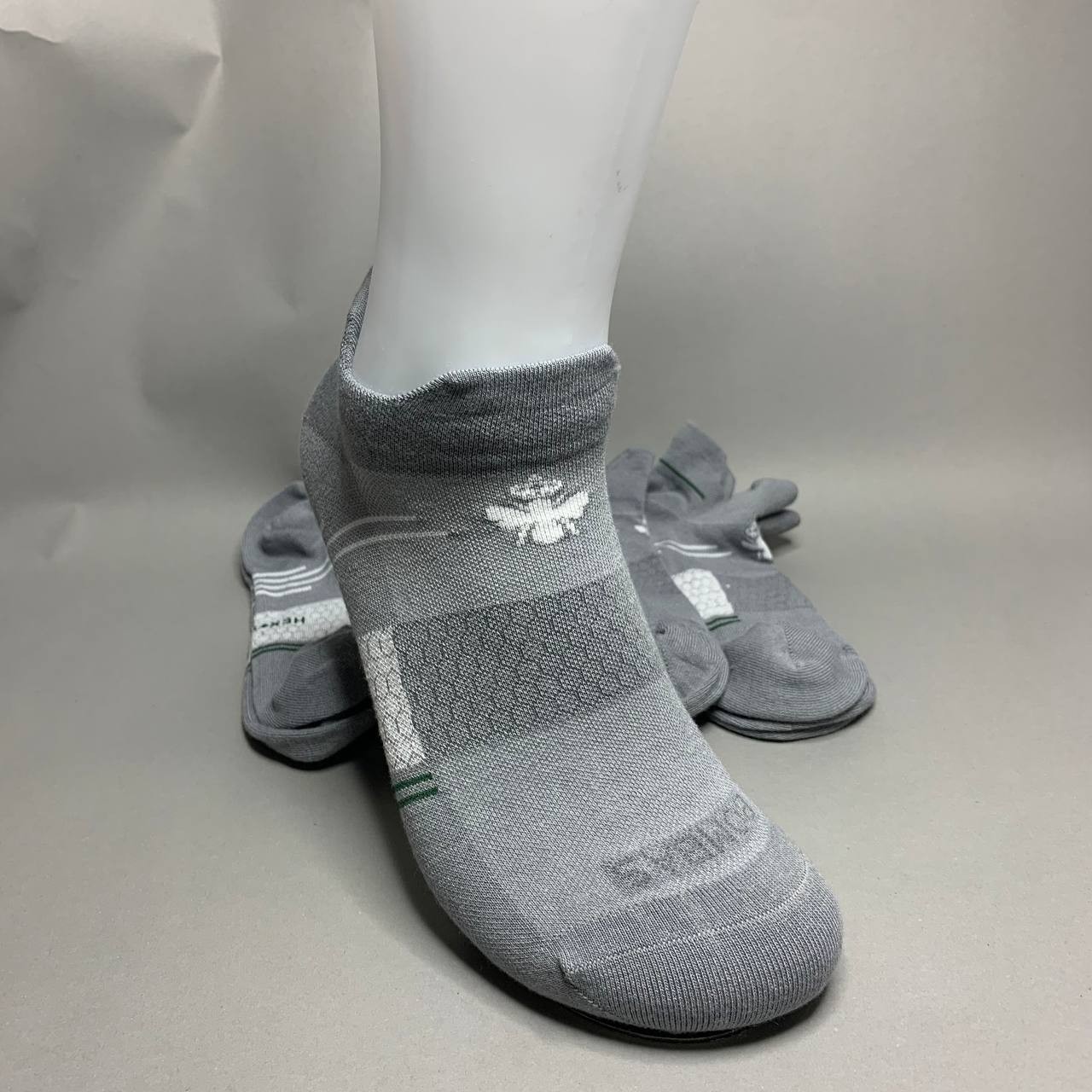 Bombas Men Women Ankle Quarter Socks 4 Pairs Dark Gray Charcoal Size L Large