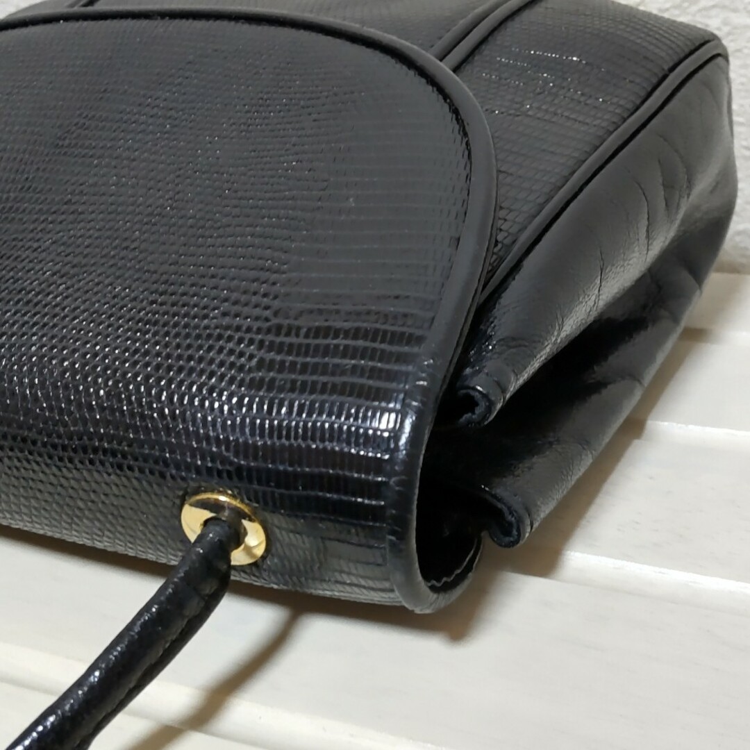 Yves Saint Laurent Shoulder Bag Lizard YSL Leather Black Size:W:7.9 × H: 6.7 in.
