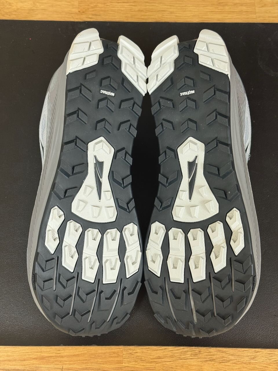 Altra Lone Peak 9 | Size 10M Men’s Trail Running Shoe Gray