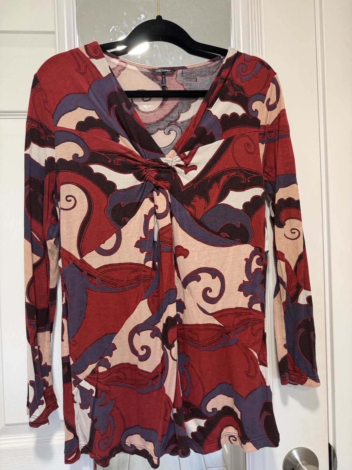 Daisy Fuentes Burgundy, Pink Red Printed Top Pattern, Long Sleeve Size Large ￼
