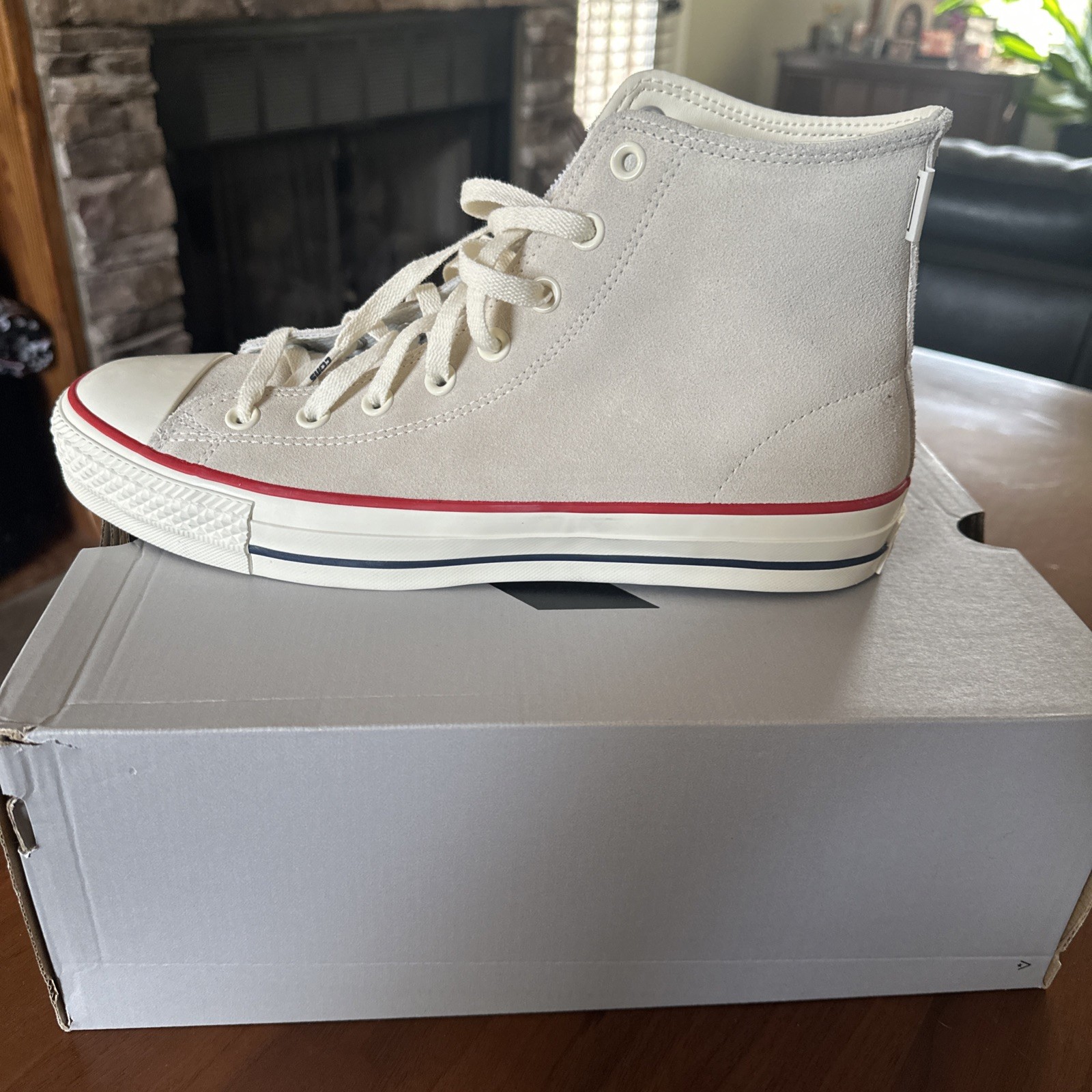 CONVERSE CONS CTAS PRO HI EGRET/GOLD/RED SIZE 10 NEW WITH BOX