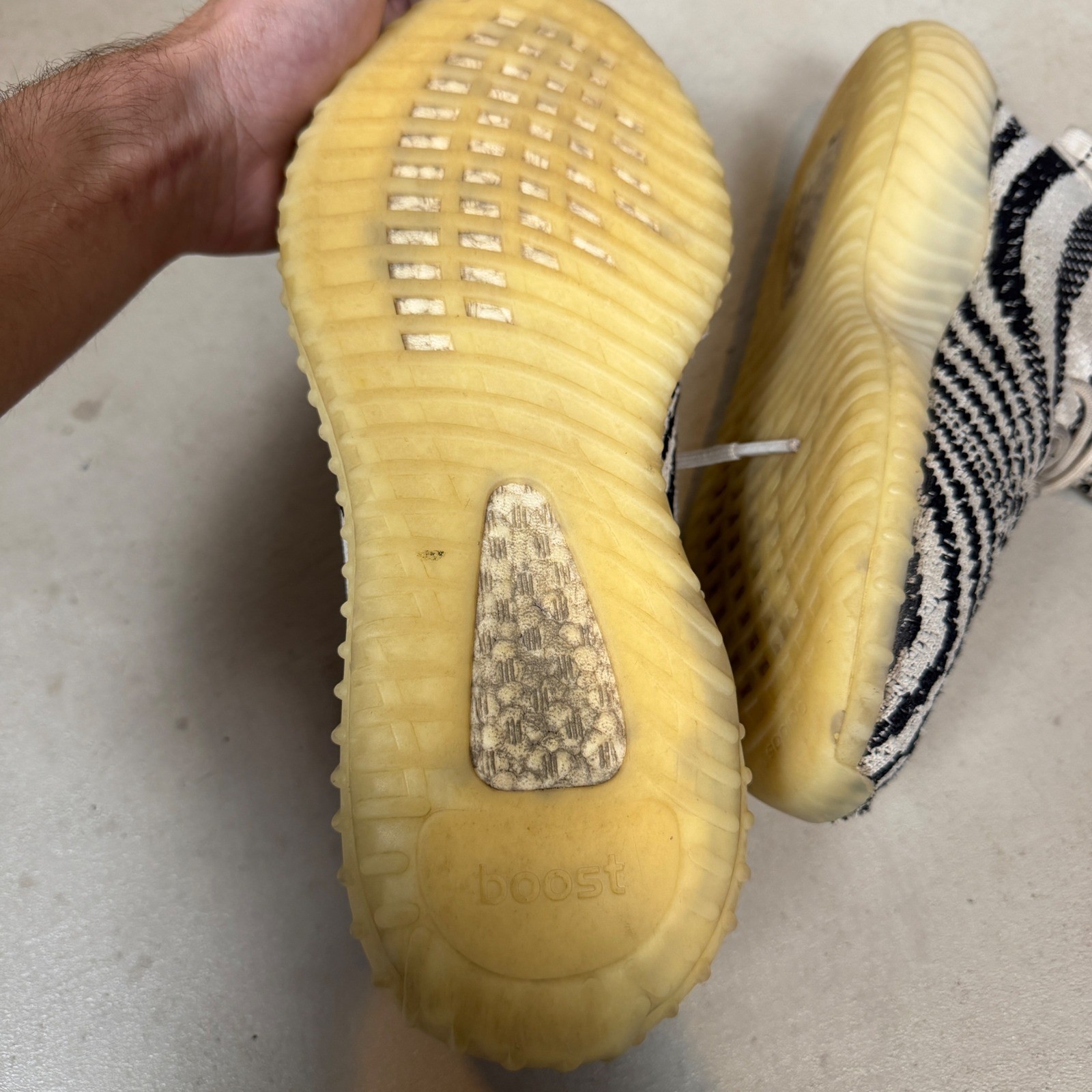 Adidas Yeezy Boost 350 V2 Zebra White Black Red CP9654 Mens 9.5