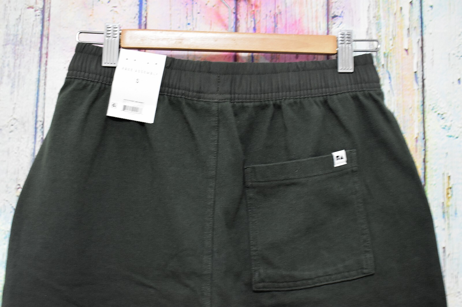 Men’s Free Assembly Patch Pocket Jam Shorts Multisize Dark Aloe 8″ Inseam NWT