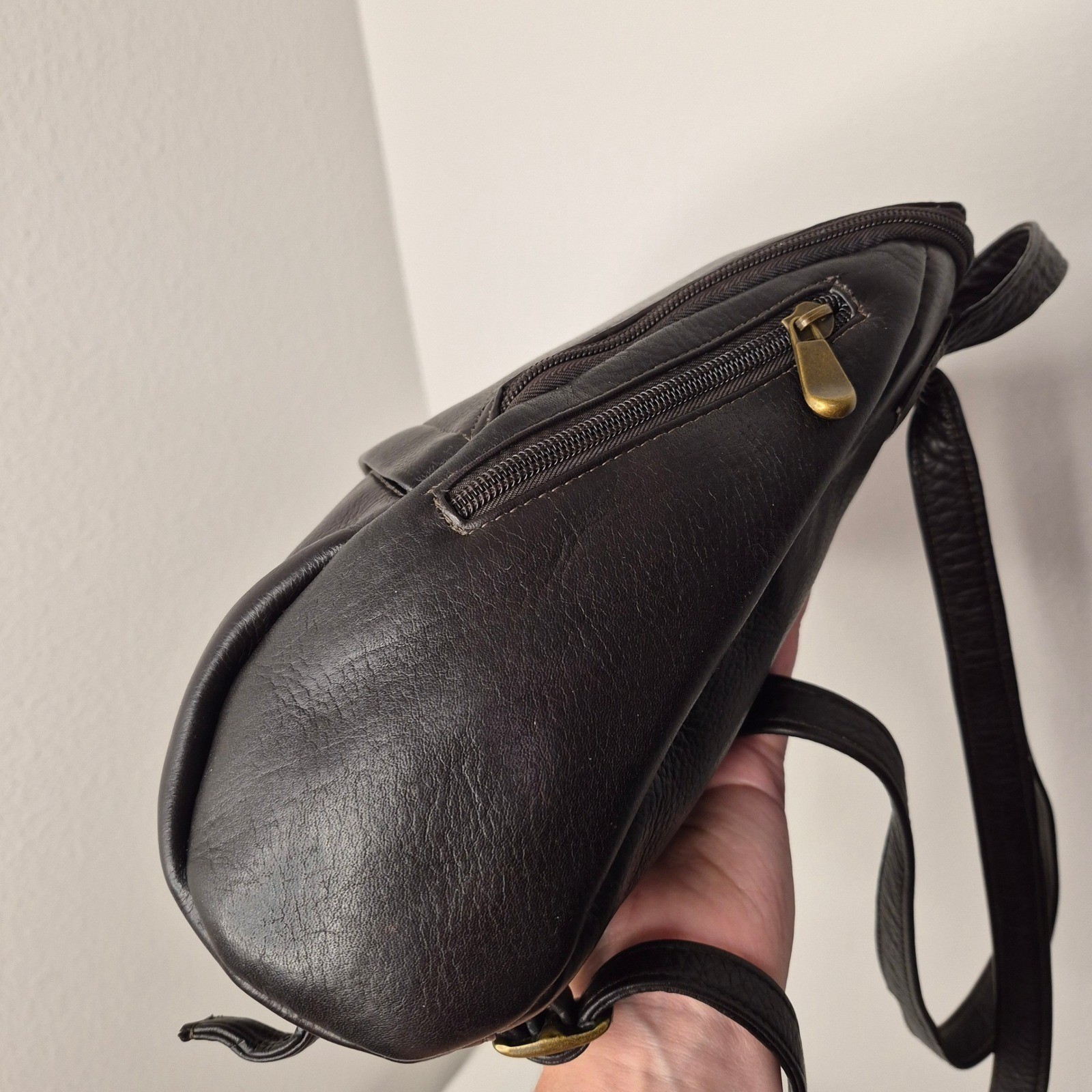 Le Donne Leather U-Zip Backpack Dark Brown Mini Sling Bag Made in Colombia Brass