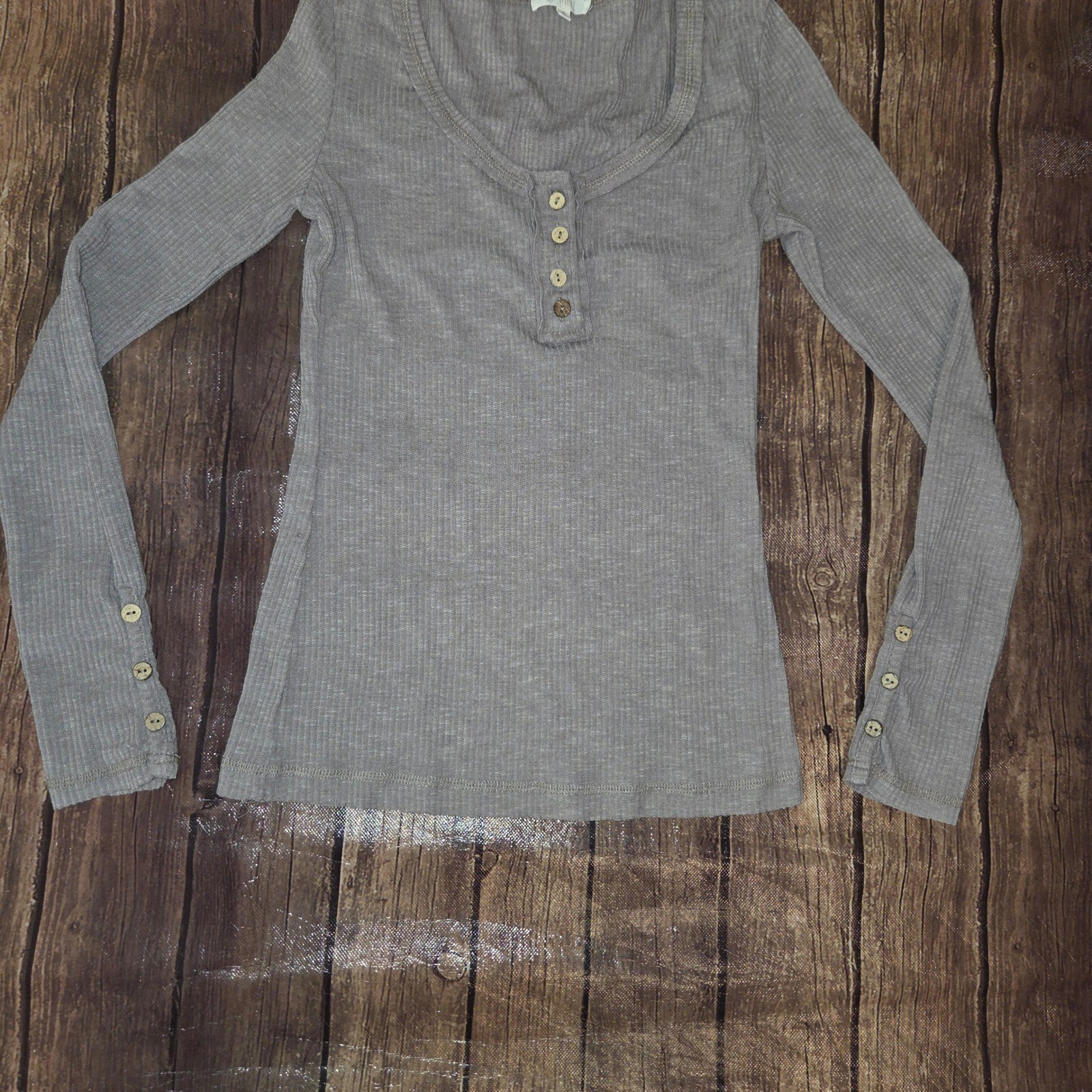 La Miel Womens Small Taupe Brown Ribbed Knit Henley Top Button Cuff Bella Swan