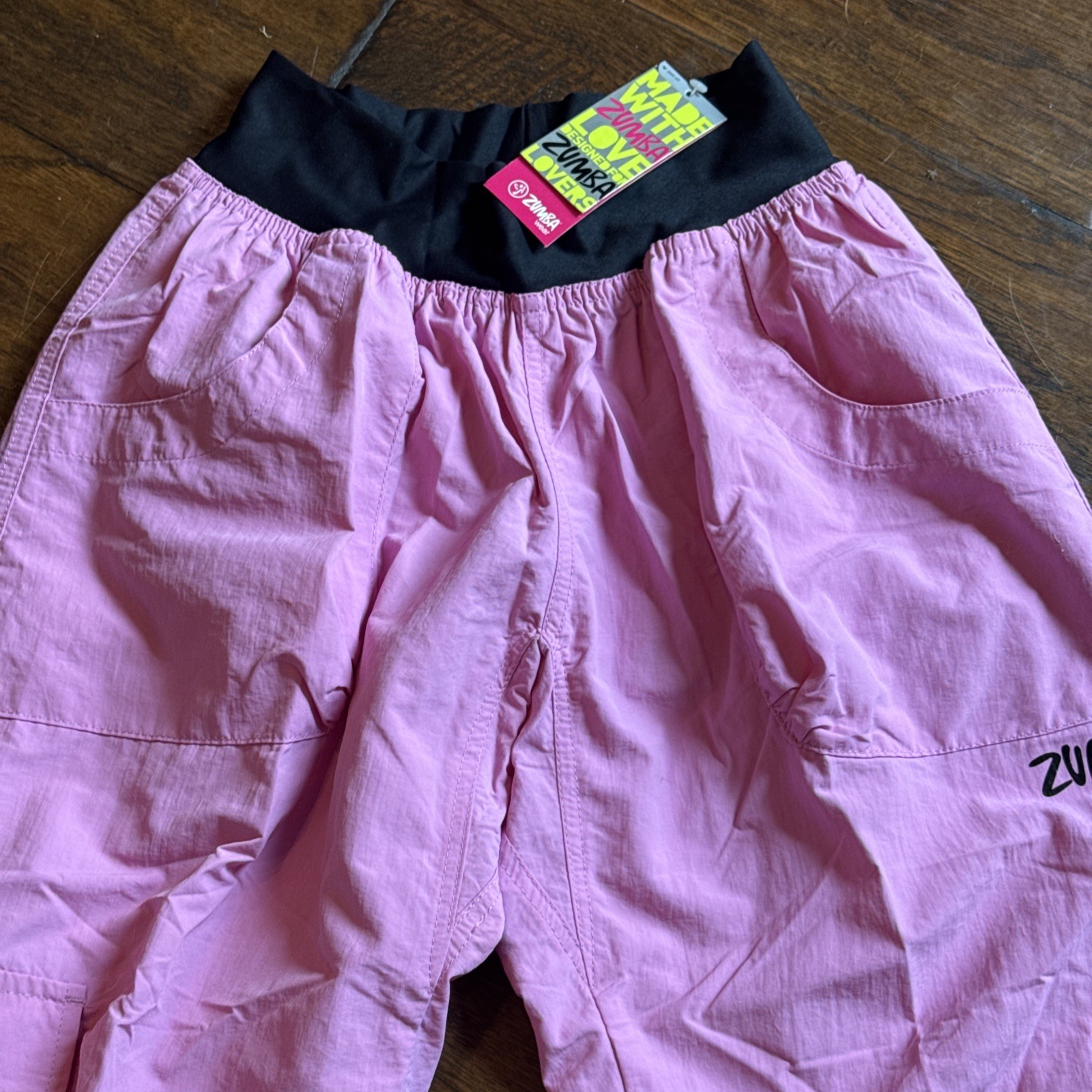 NWT ZUMBA ULTIMATE ORBIT CARGO CAPRIS PANTS SIZE Small Pink
