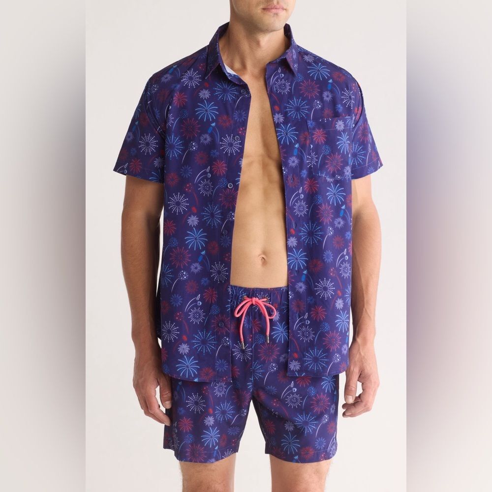 Mr Swim Blue Patriotic Fireworks Button-Down Shirt Size M Red White Blue Sleeve