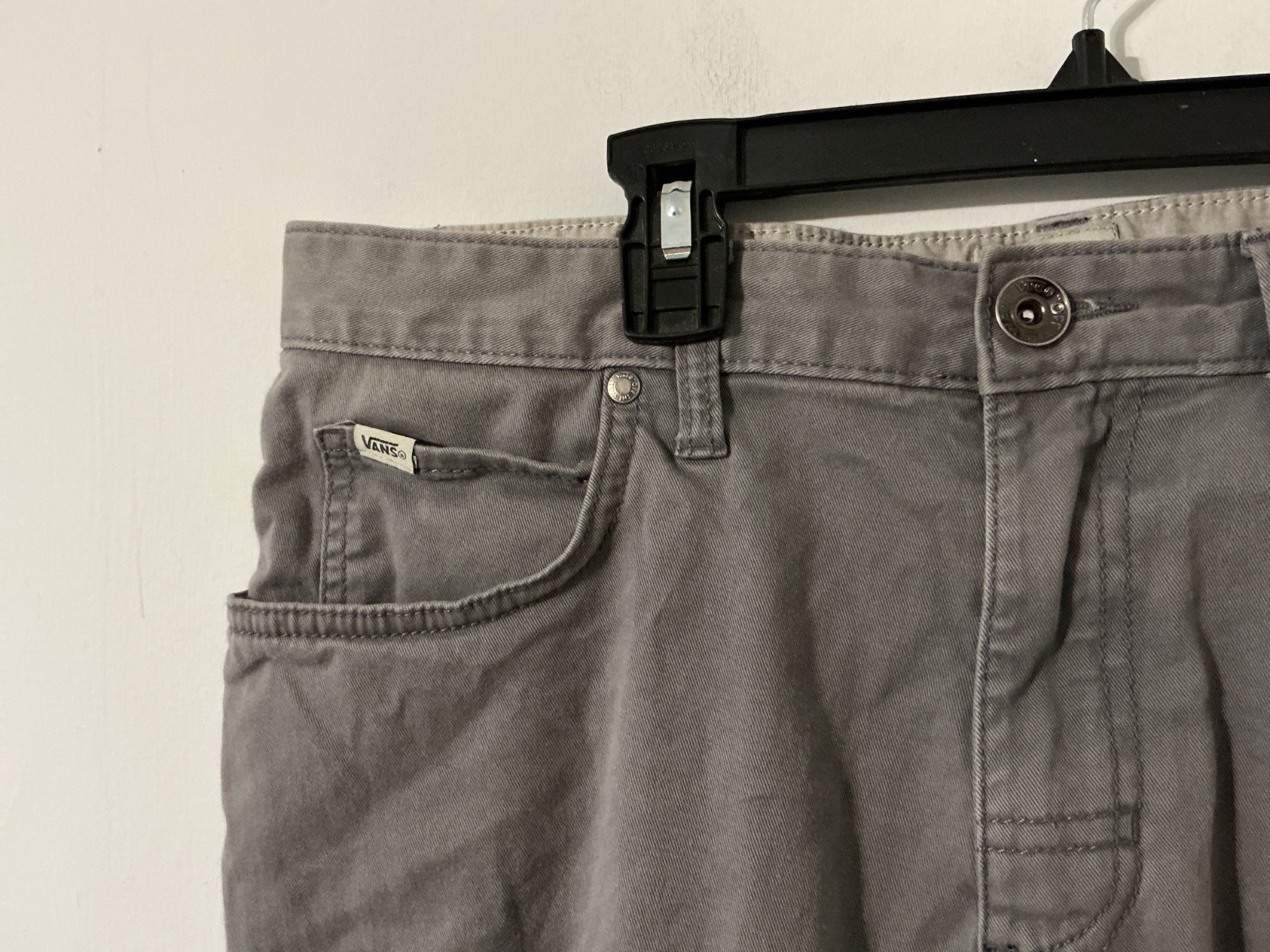 Van’s cargo shorts, mens size 32, gray, short length (9 inch inseam)