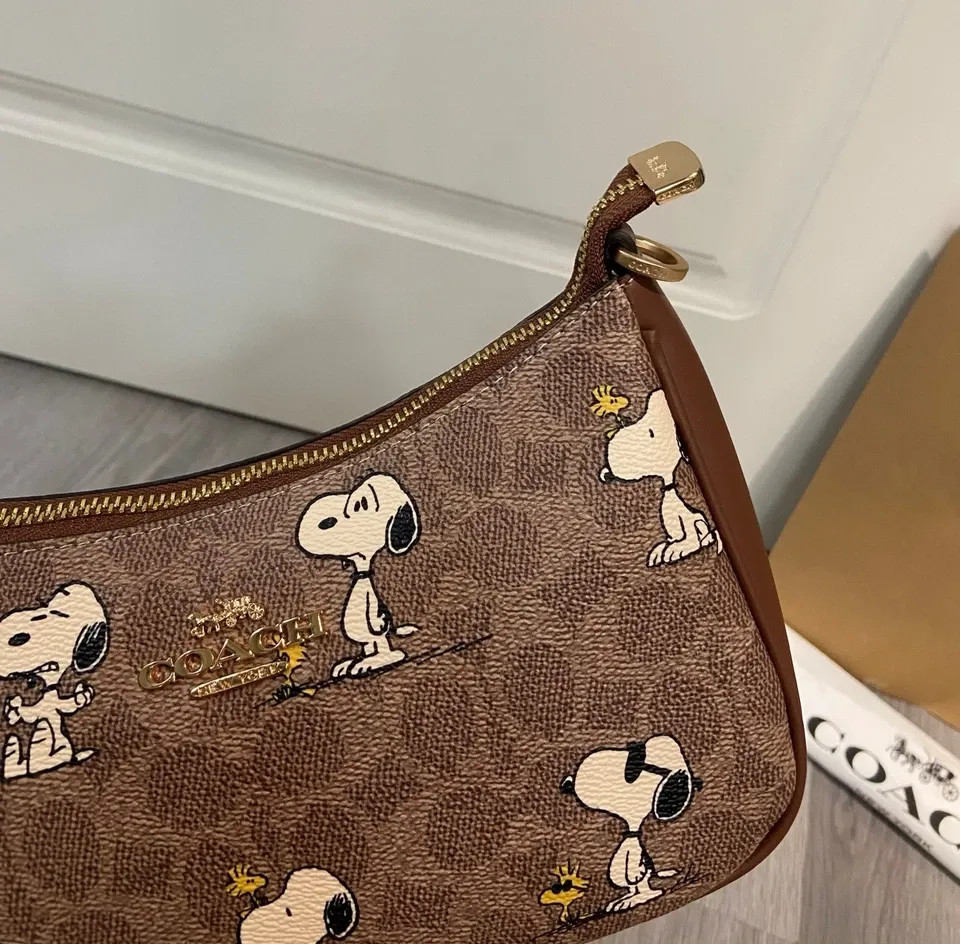 COACH x PEANUTS Teri Shoulder Bag Tan Brown Snoopy Print Signature Canvas CBJ88