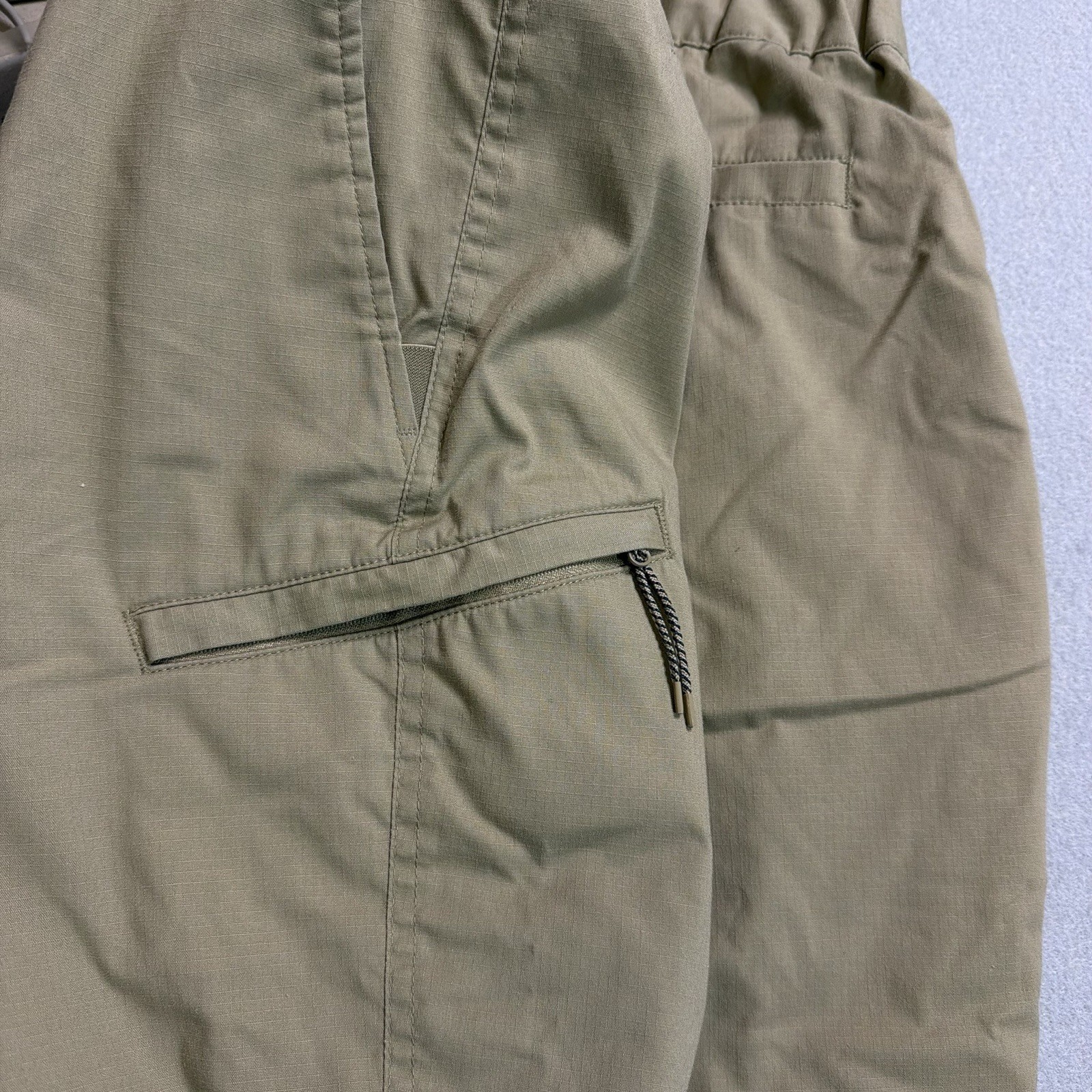 UNIQLO Men’s Beige Fleece Lined Heattech Pants Cotton Blend 33-36 Waist