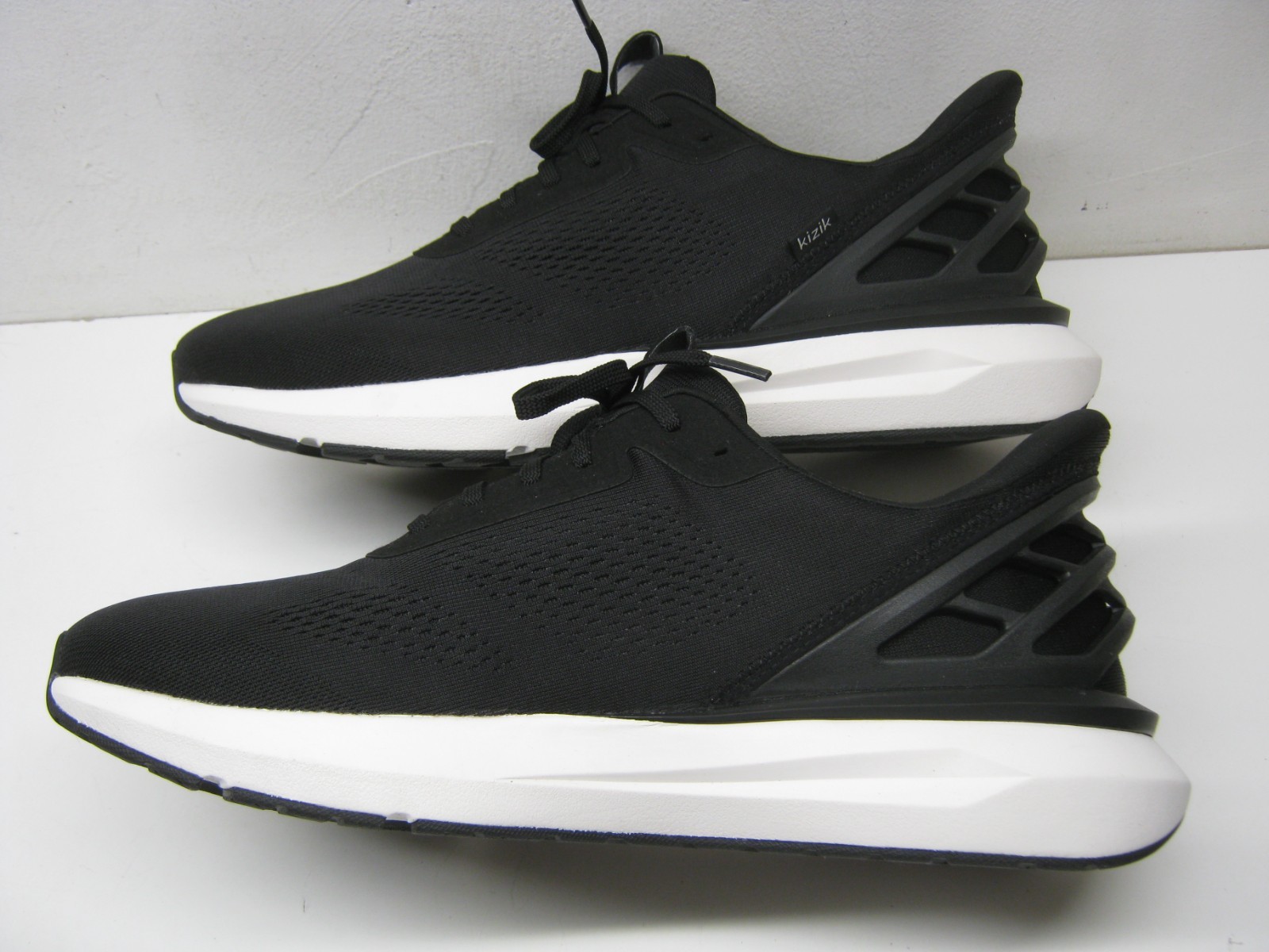 Kizik Athens 2 Black Men’s Athletic Sneaker Sz 14 Hands Free New Without Tags