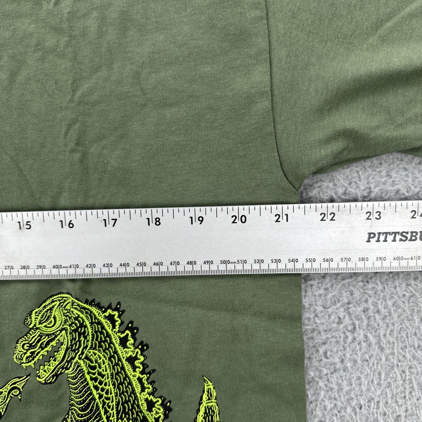Vintage Hanes Beefy-T Mens L Green Shirt Y2K Art Tee Godzilla King Kong Graphic