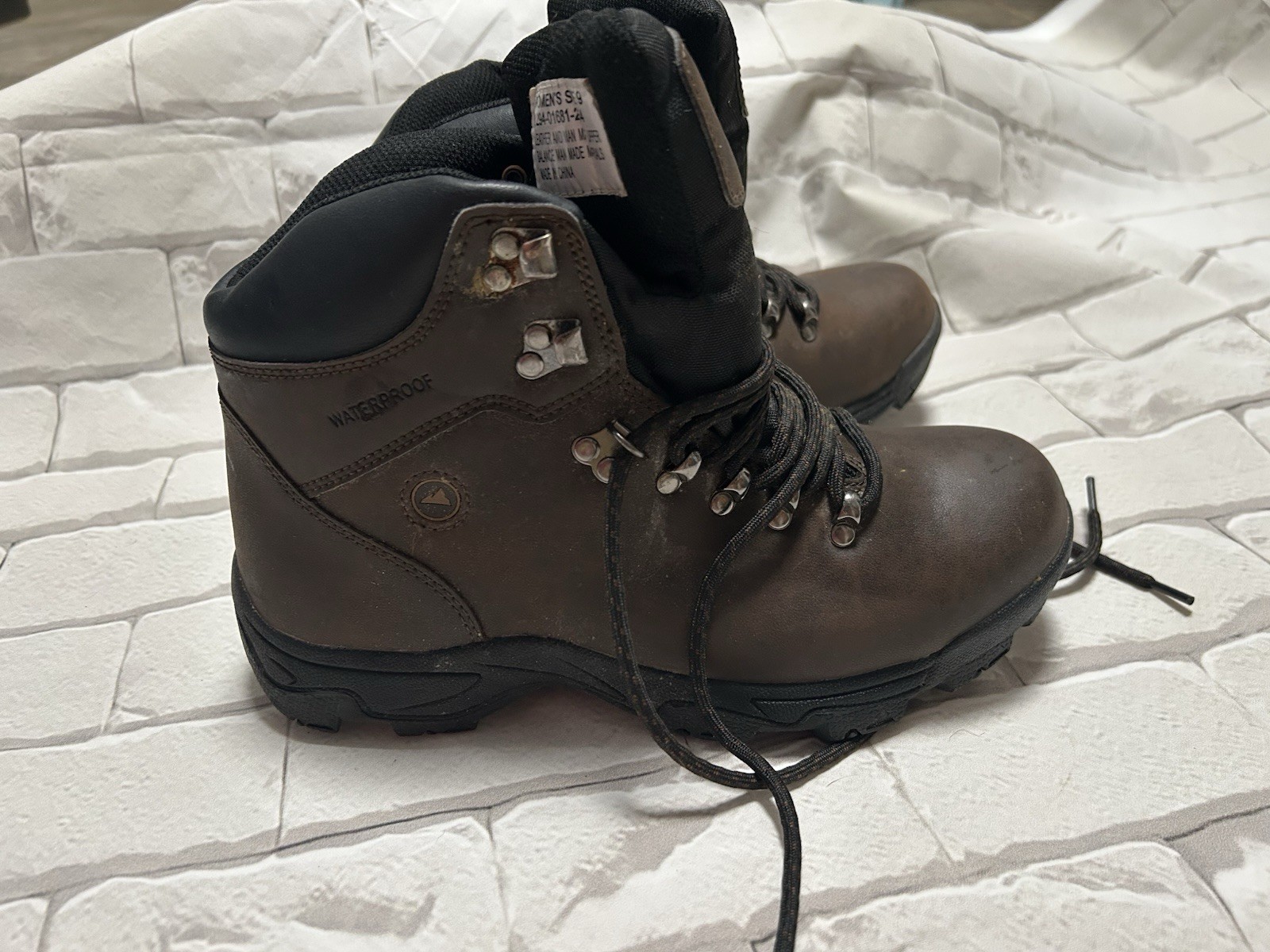 Women’s Waterproof Lace-Up Ankle Hiking Boots Brown/Black US 9