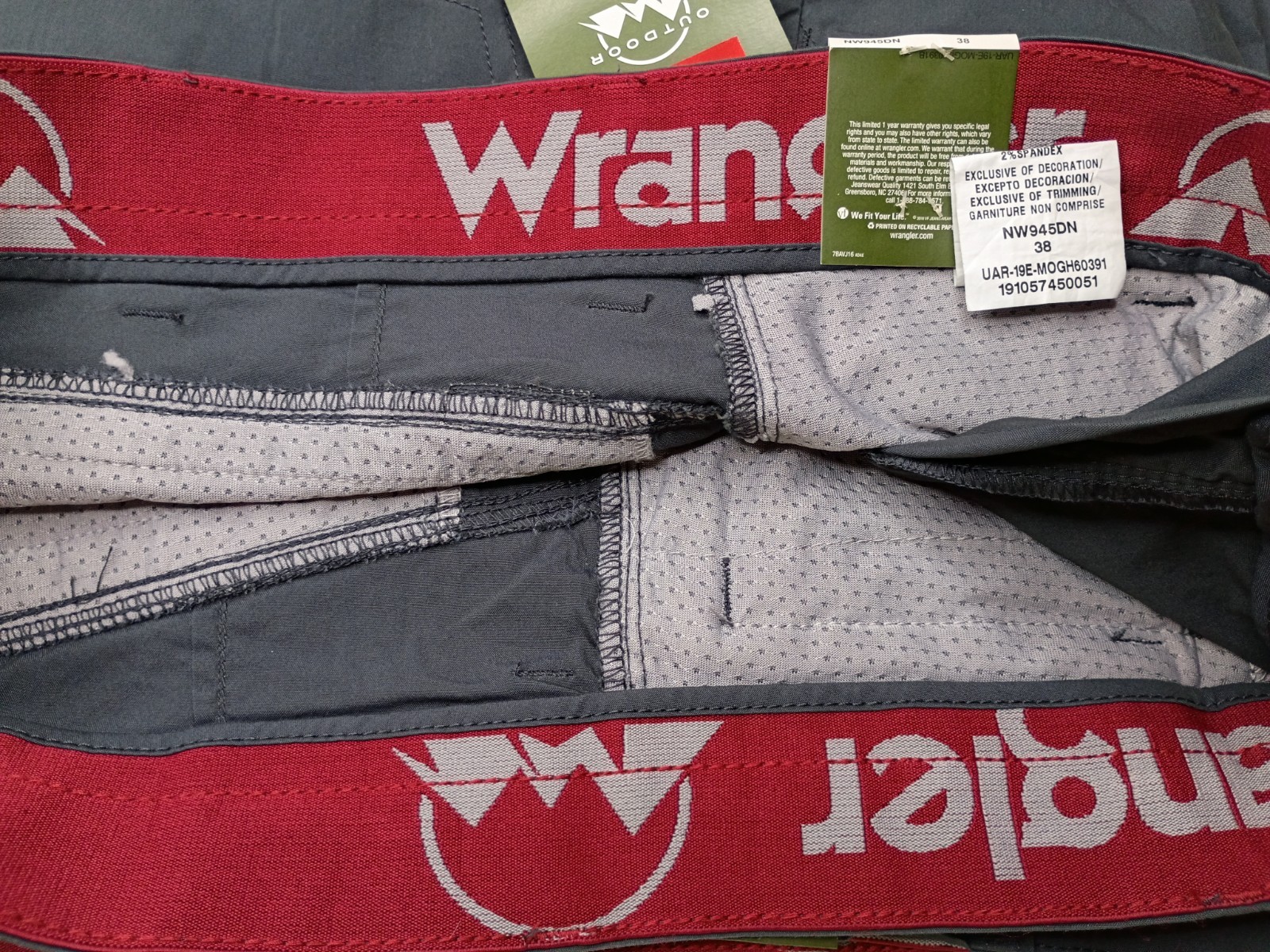 Wrangler Men’s Blue Flat Front Shorts Size 38 Outdoor Performance Stretch Hiking