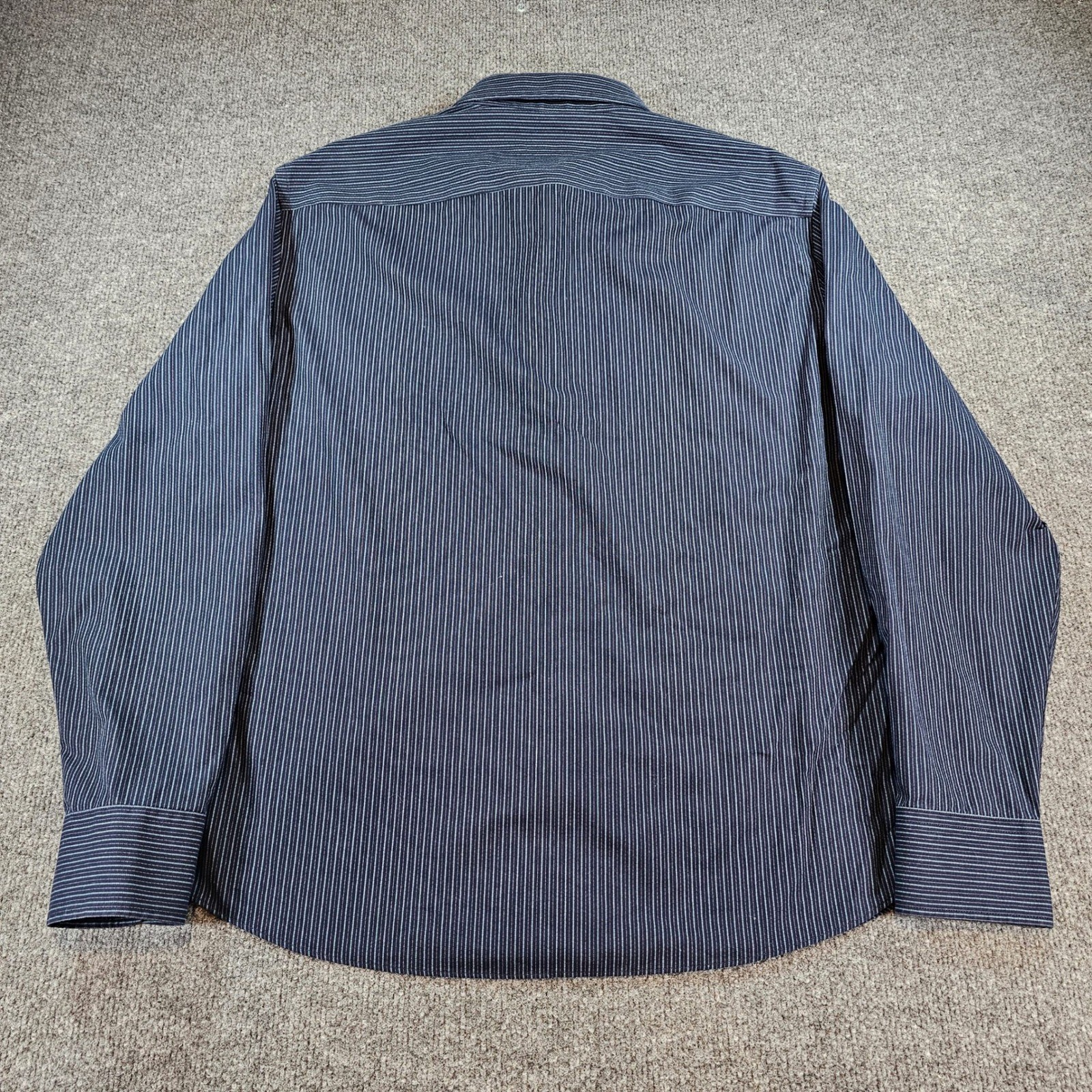 UNTUCKit Sorbara WF Navy Blue White Stripe Wrinkle Free Shirt XL Regular 41254