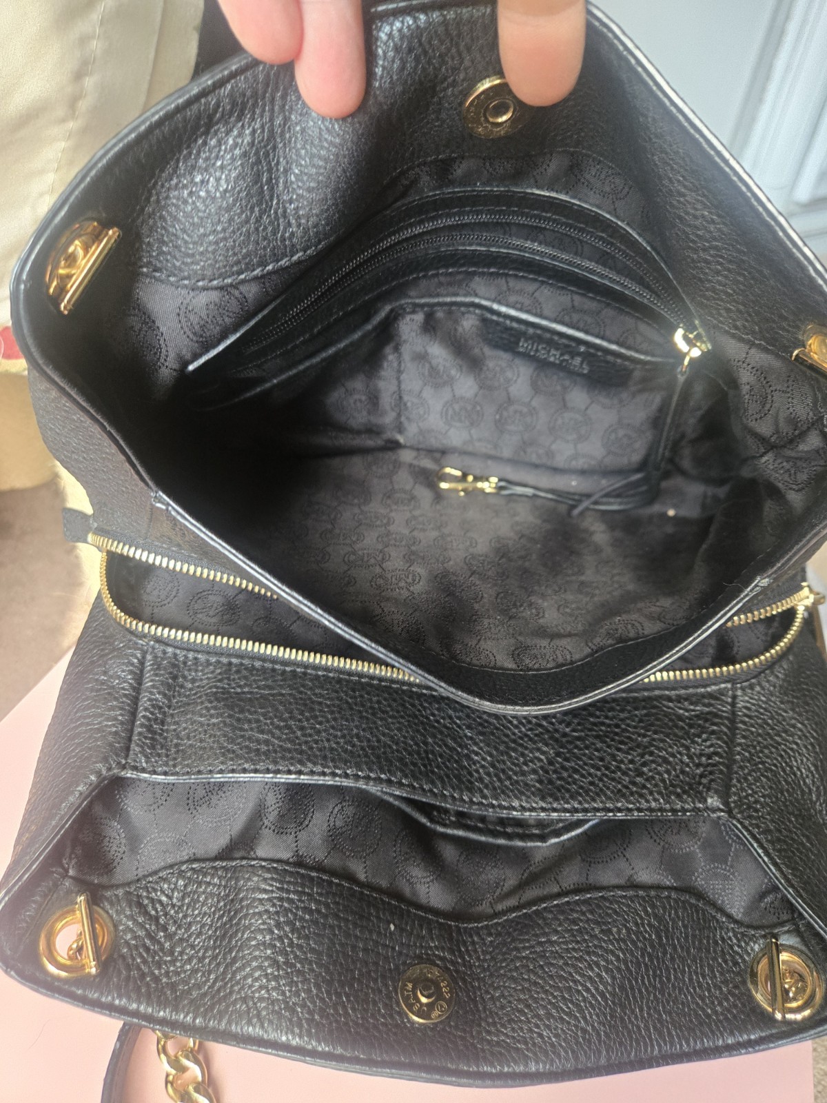 Michael Kors Black Pebbled Shoulder Bag, Gold Chain Strap, Zip/Magnetic, Charm