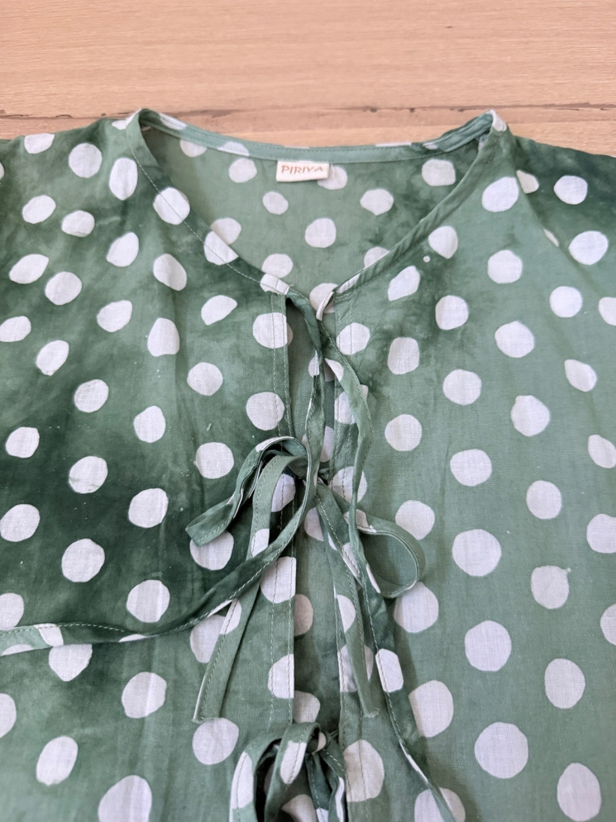 Cotton Women’s green Polka Dot Puff Sleeve Bow Blouse Small/medium