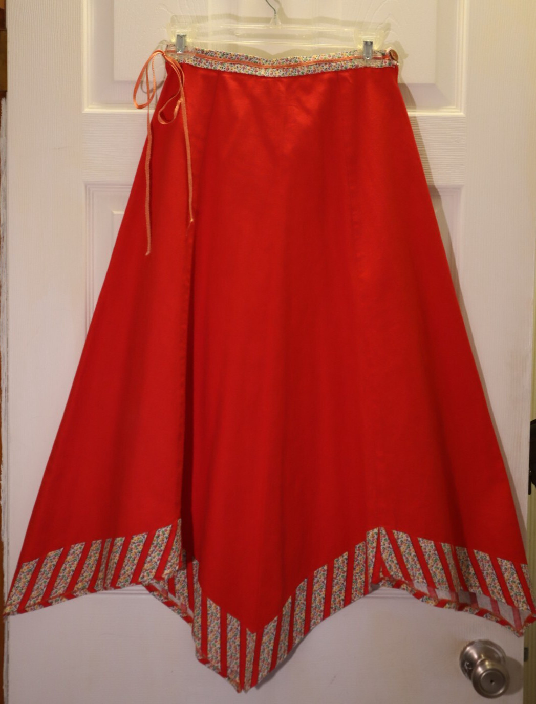VTG Red Folk Midi Skirt Women’s Sz 6 100% Baumwolle cotton Handkerchief hem