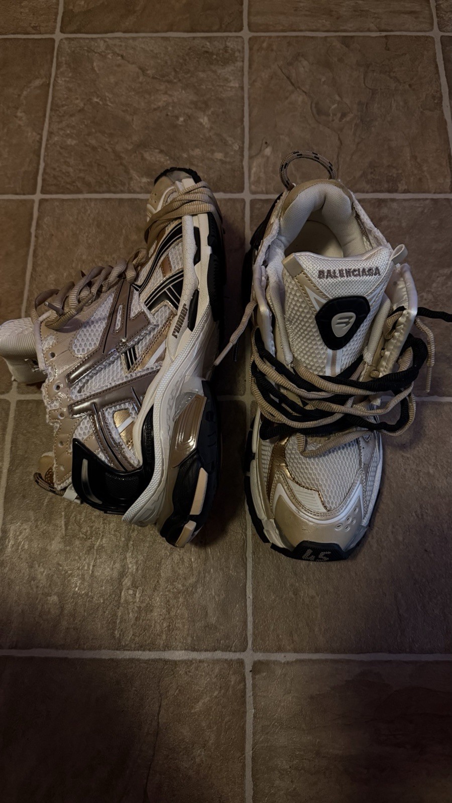 Balenciaga Runner Beige
