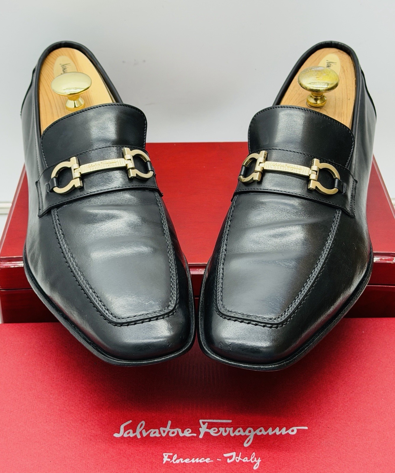 Ferragamo Black Loafers 11.5 Gold Gancini Horse Bit Luxury Leather Luxury Shoes