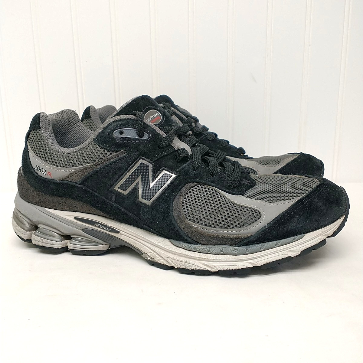 New Balance 2002R Mens size 10 M Slate Grey Black Silver NICE!